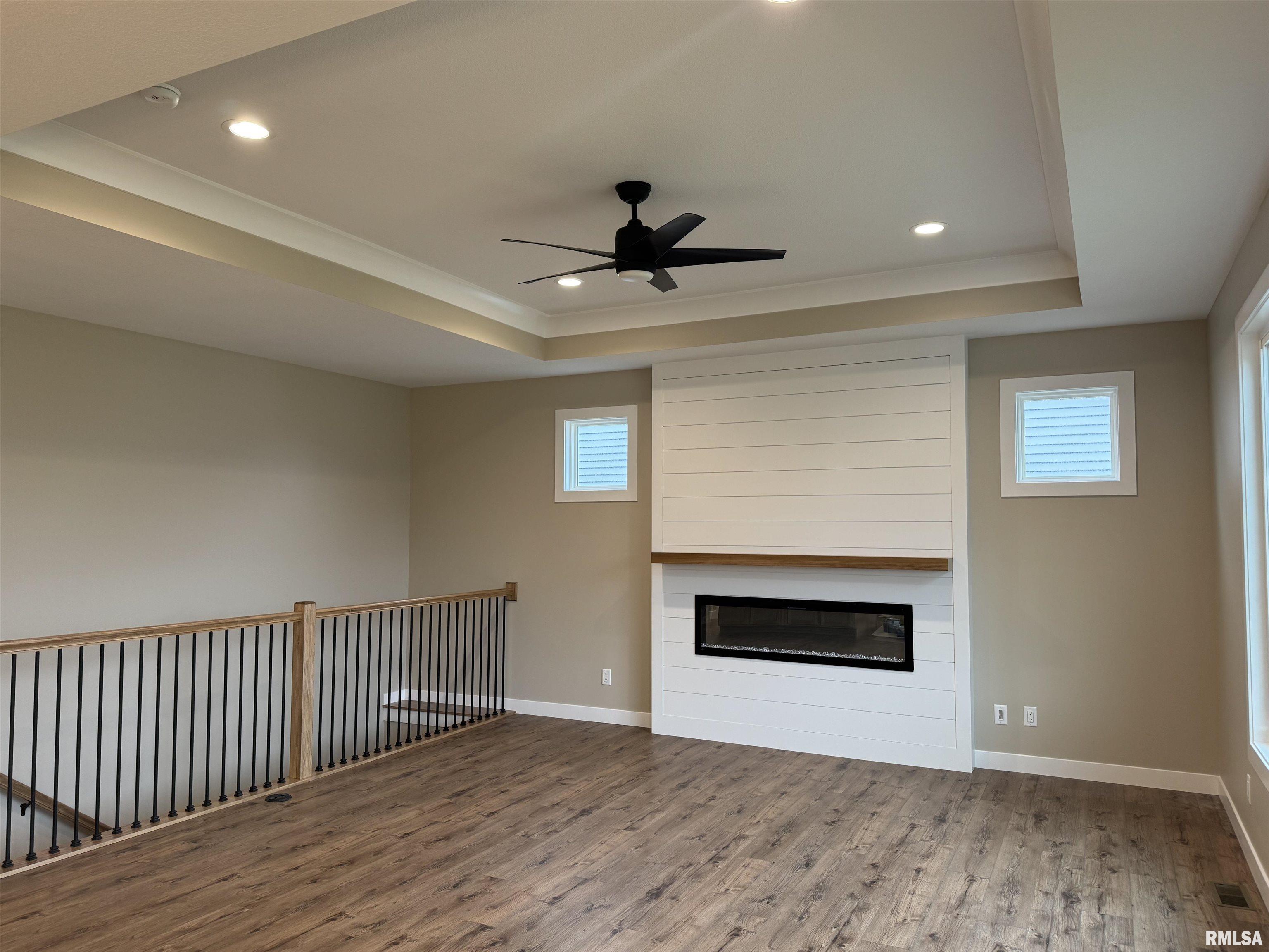 1406 Colonial Court Property Photo 5