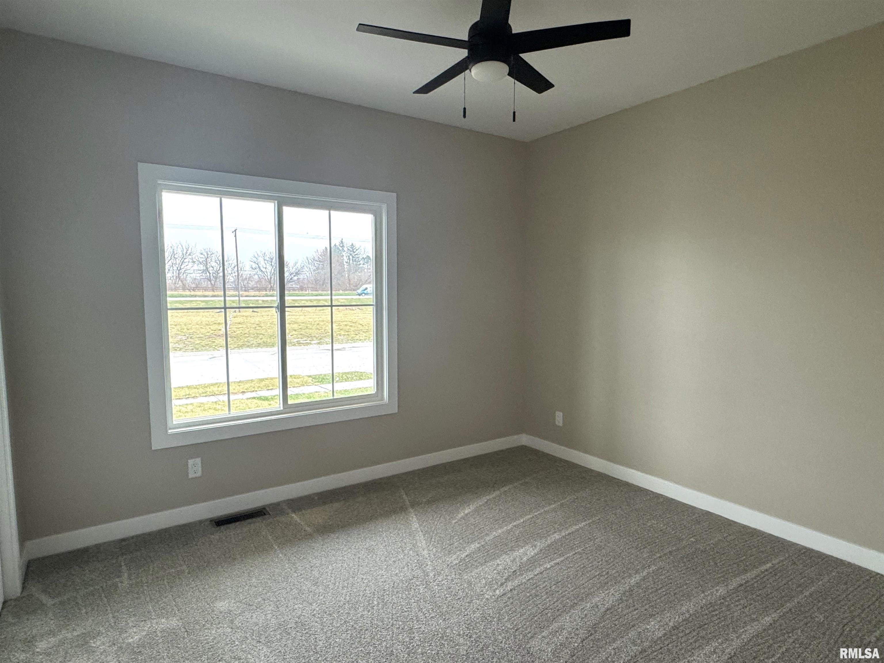 1406 Colonial Court Property Photo 14