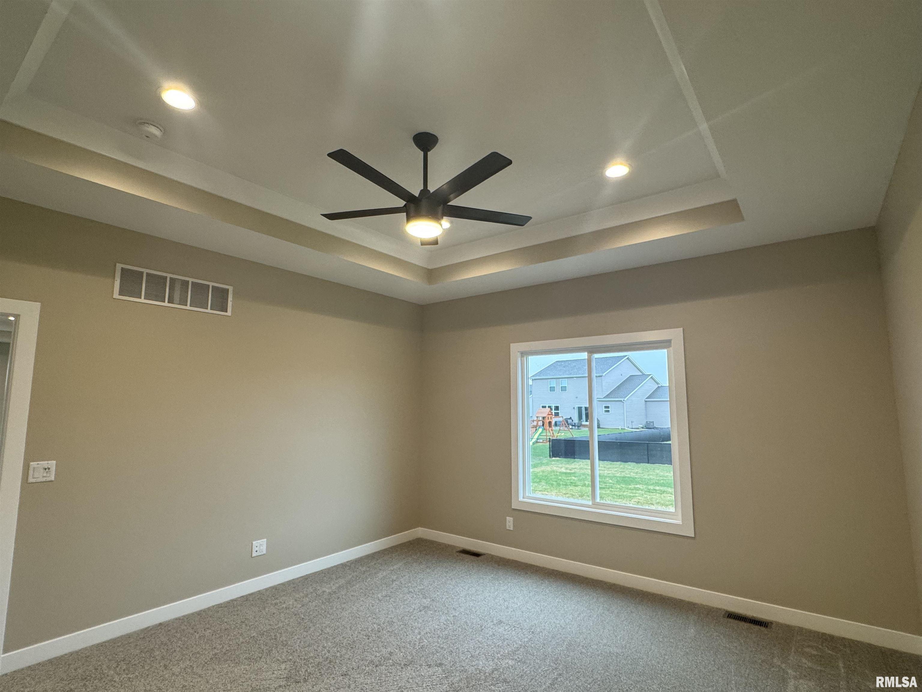 1406 Colonial Court Property Photo 17