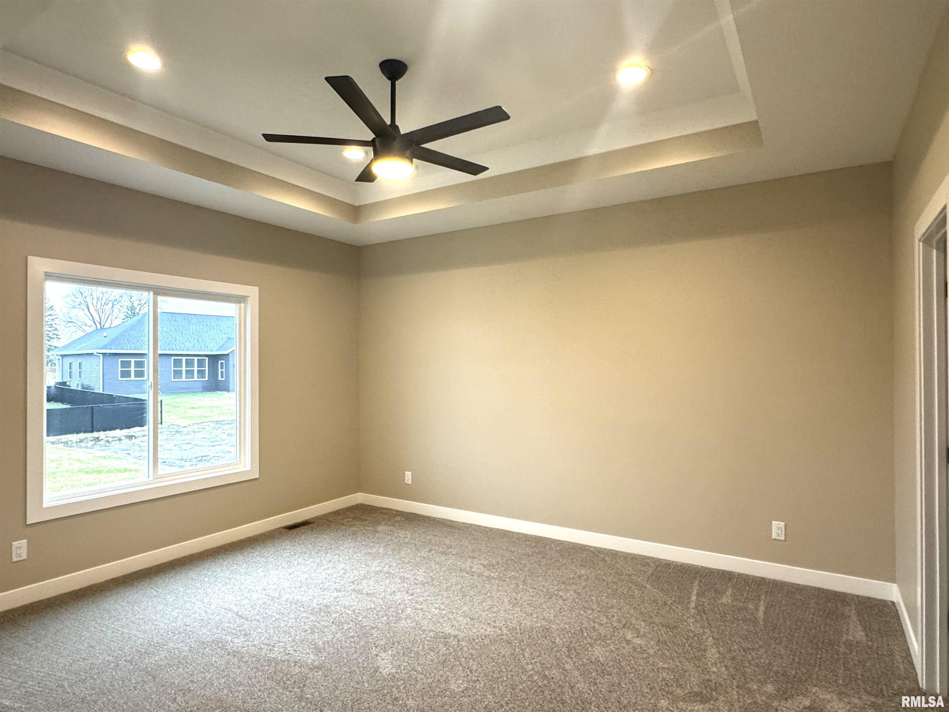 1406 Colonial Court Property Photo 18