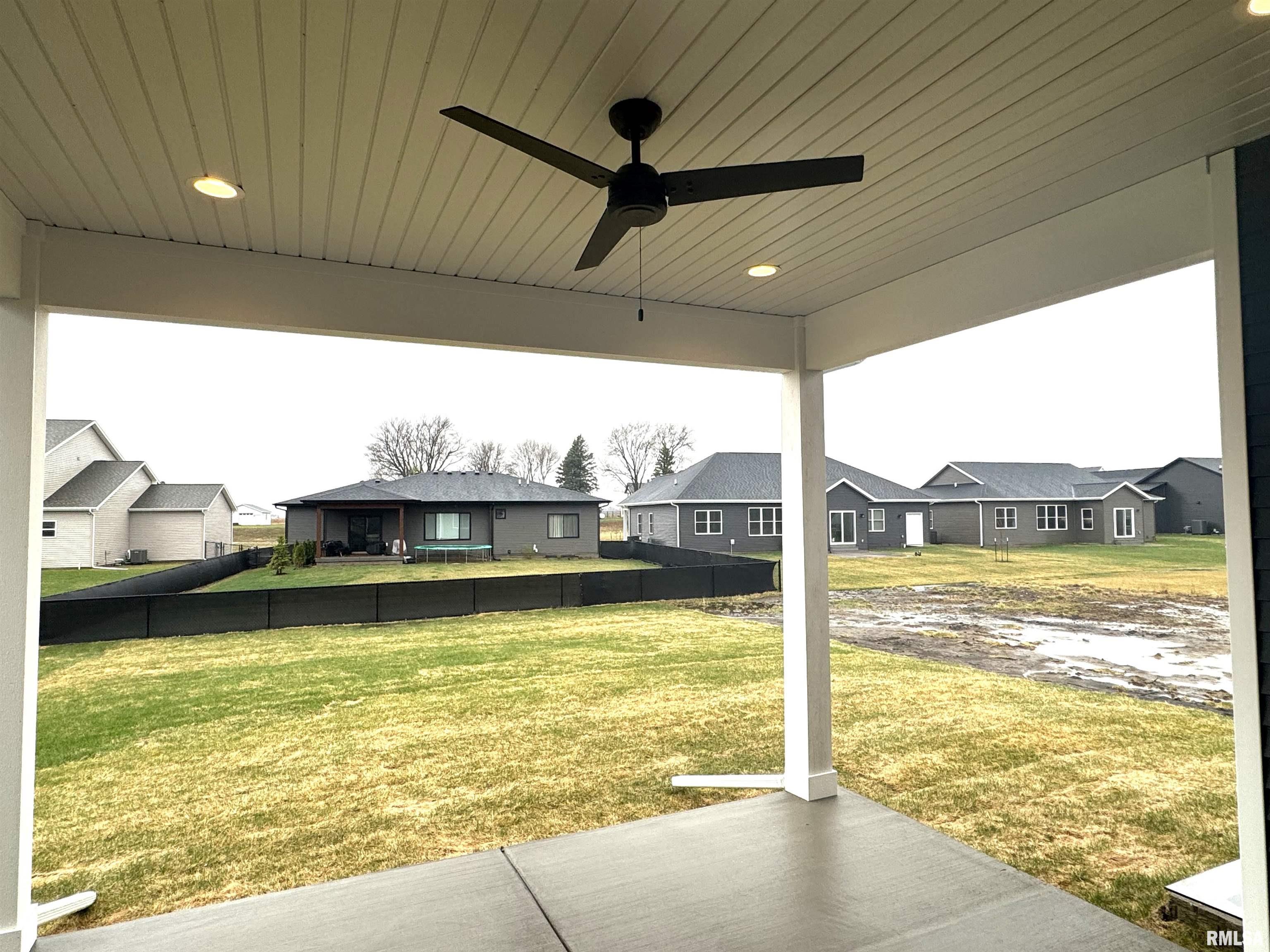 1406 Colonial Court Property Photo 22