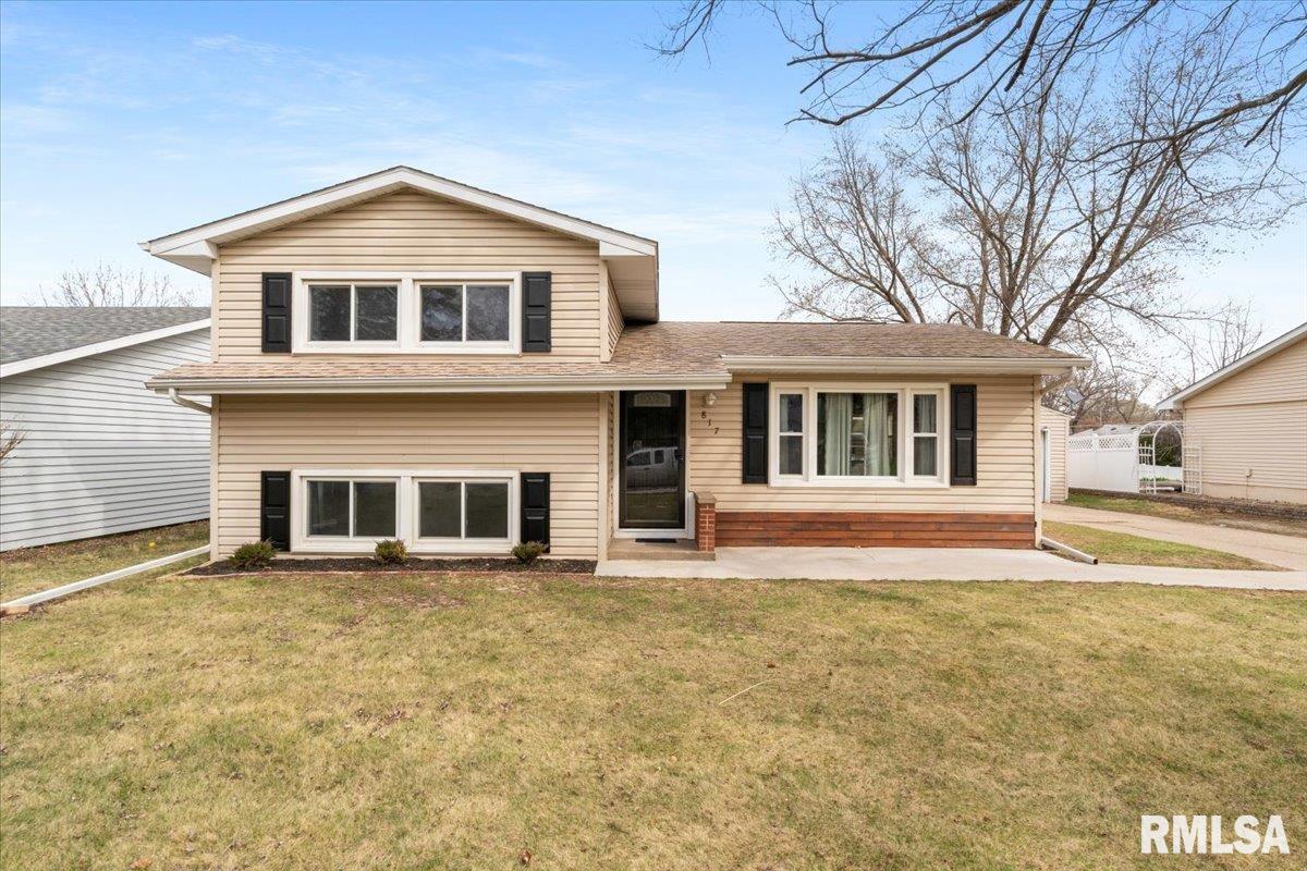 817 8th Avenue Property Photo 1