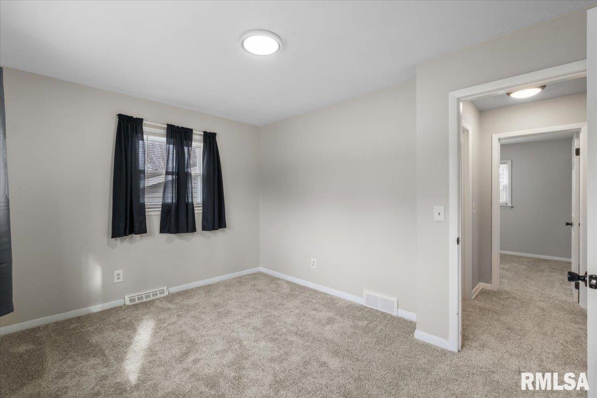 817 8th Avenue Property Photo 23