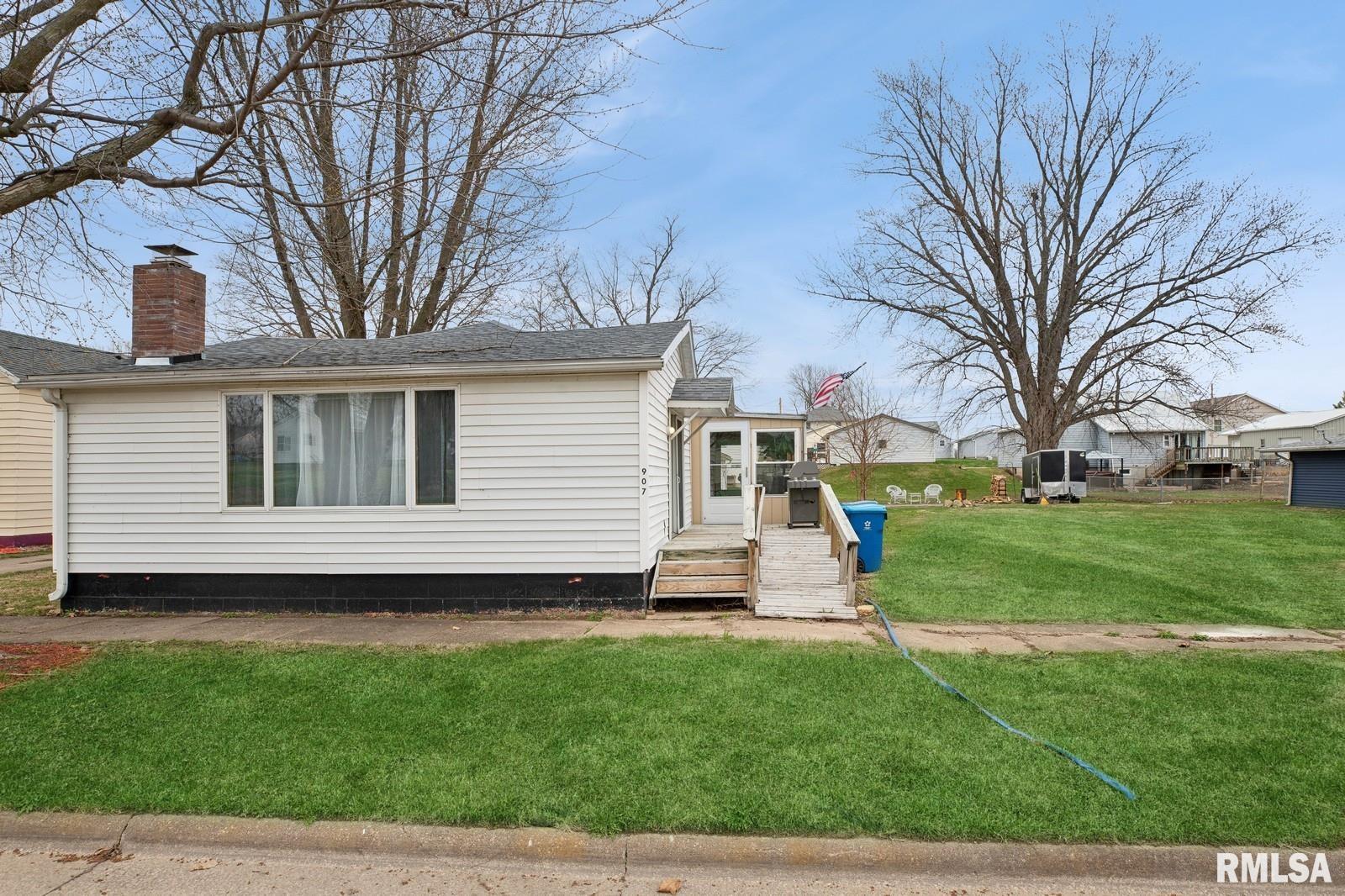 907 Broad Street Property Photo 2