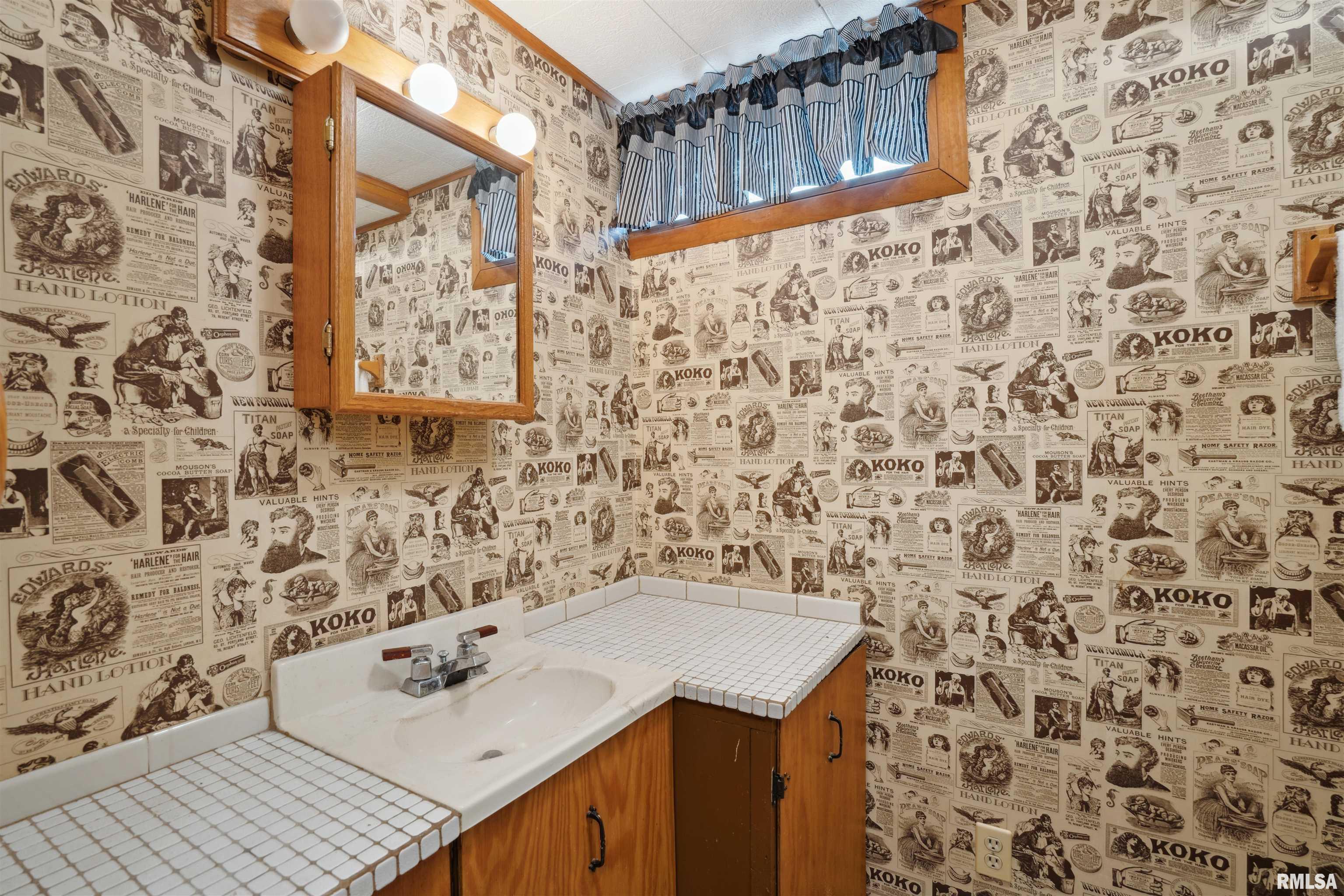 3220 Clover Hills Drive Property Photo 28