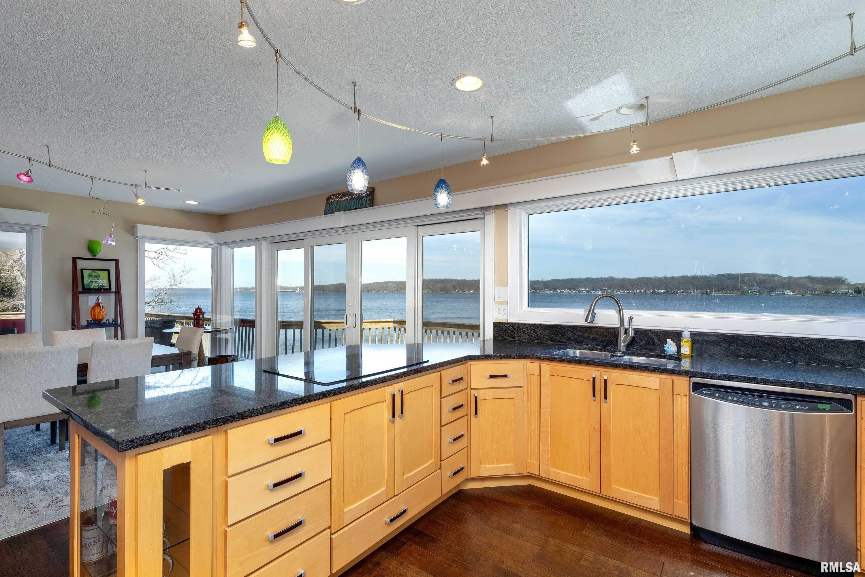 22965 Great River Road Property Photo 6