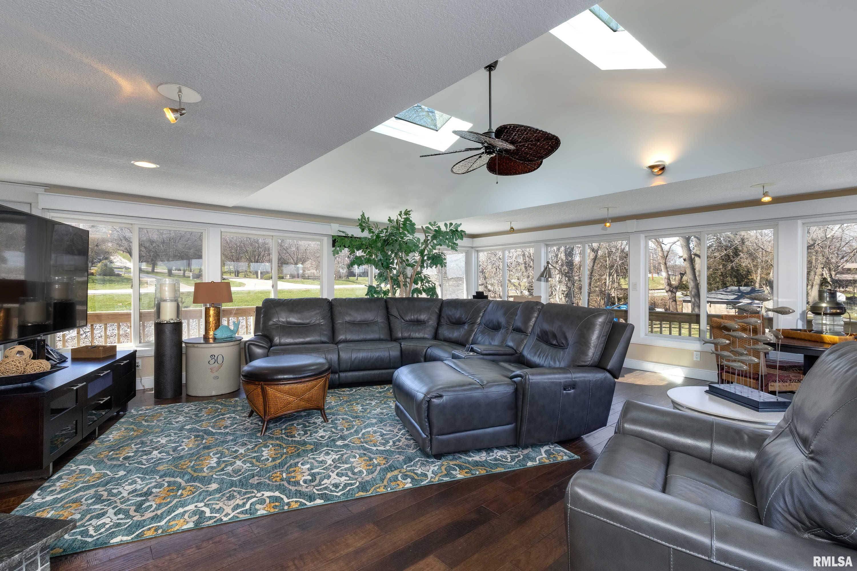 22965 Great River Road Property Photo 13
