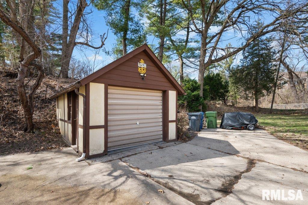620 Thorwaldsen Place Property Photo 4
