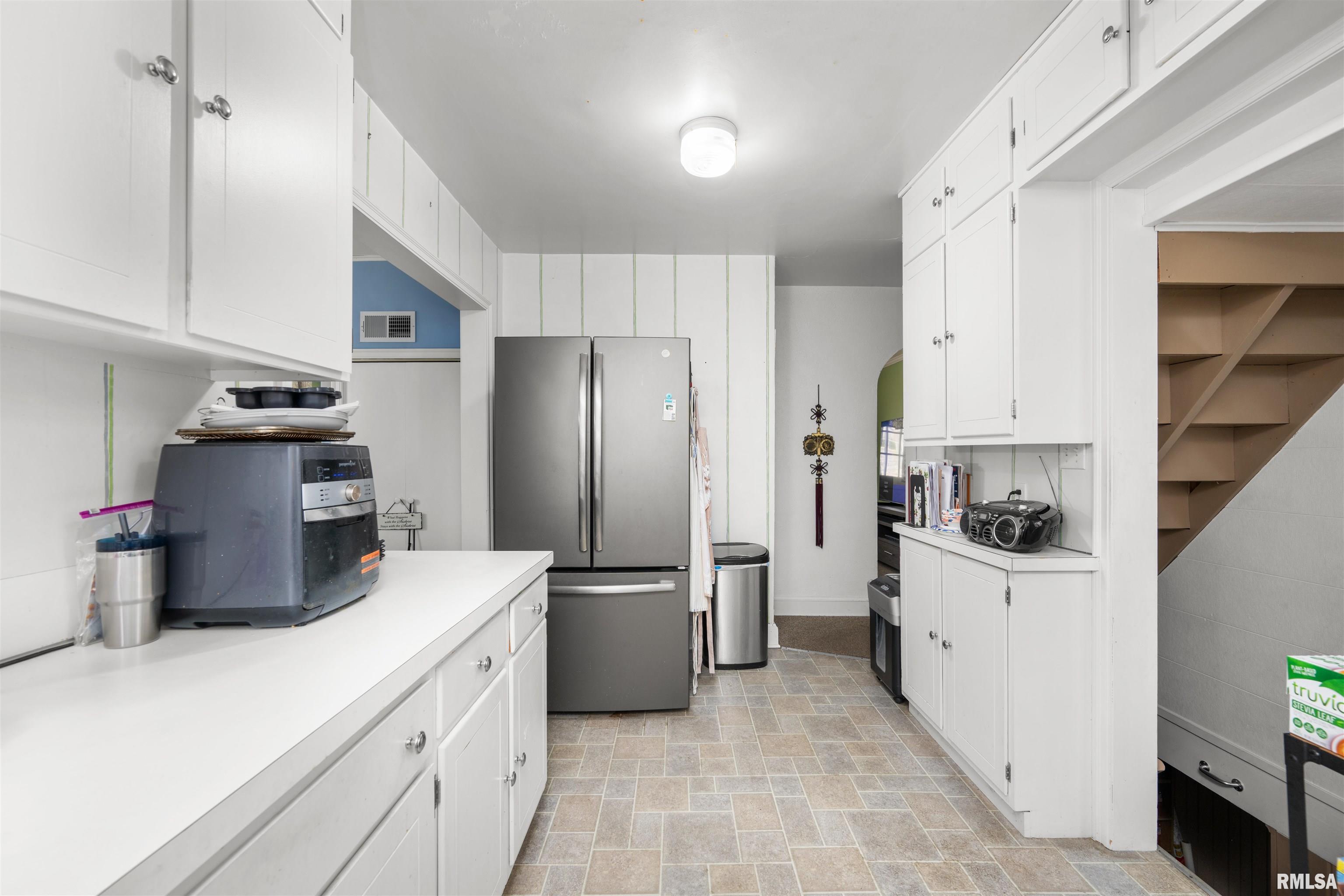620 Thorwaldsen Place Property Photo 8