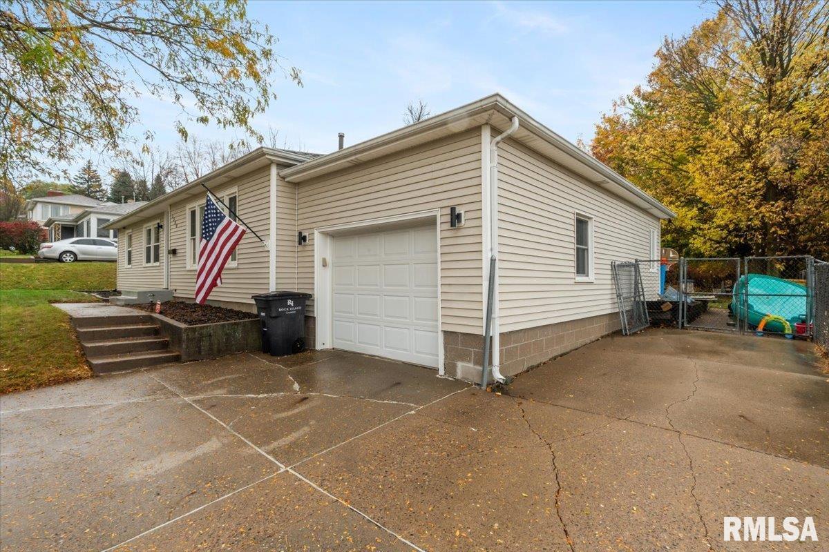 1300 26th Avenue Property Photo 10
