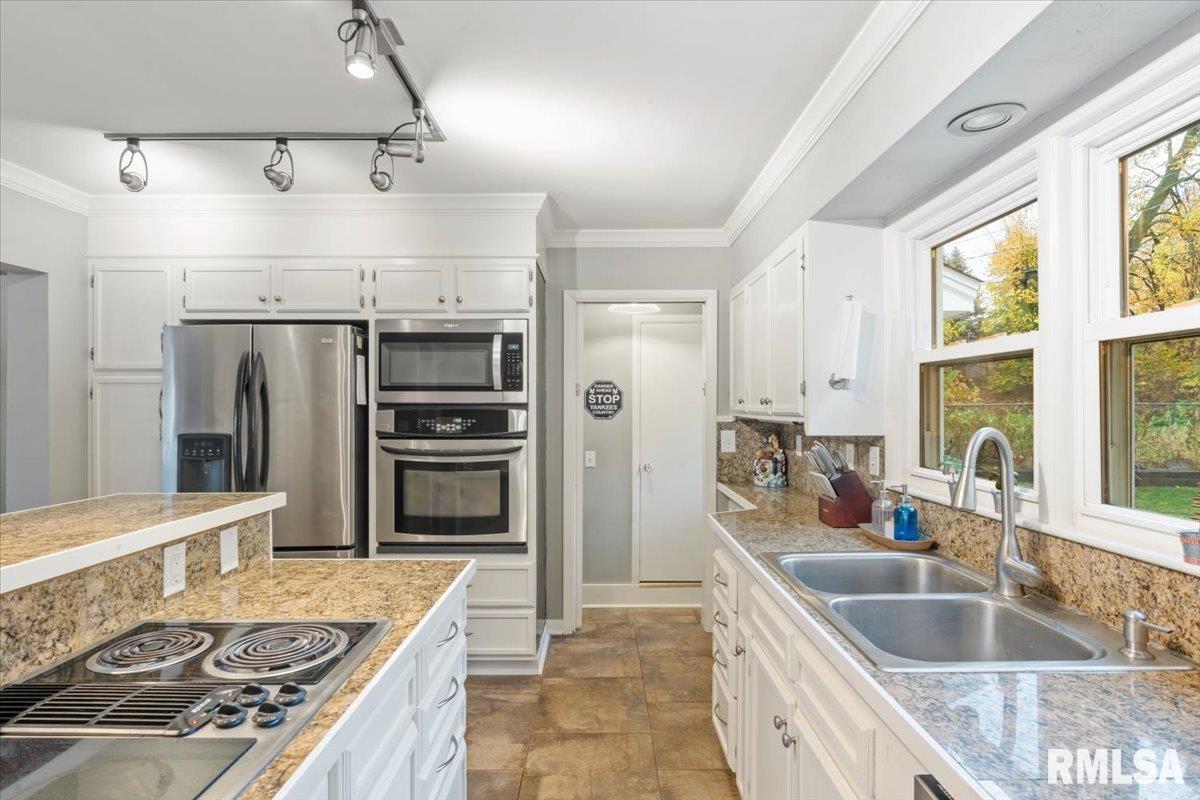 1300 26th Avenue Property Photo 19