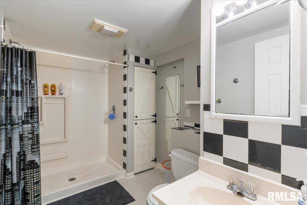 1300 26th Avenue Property Photo 44