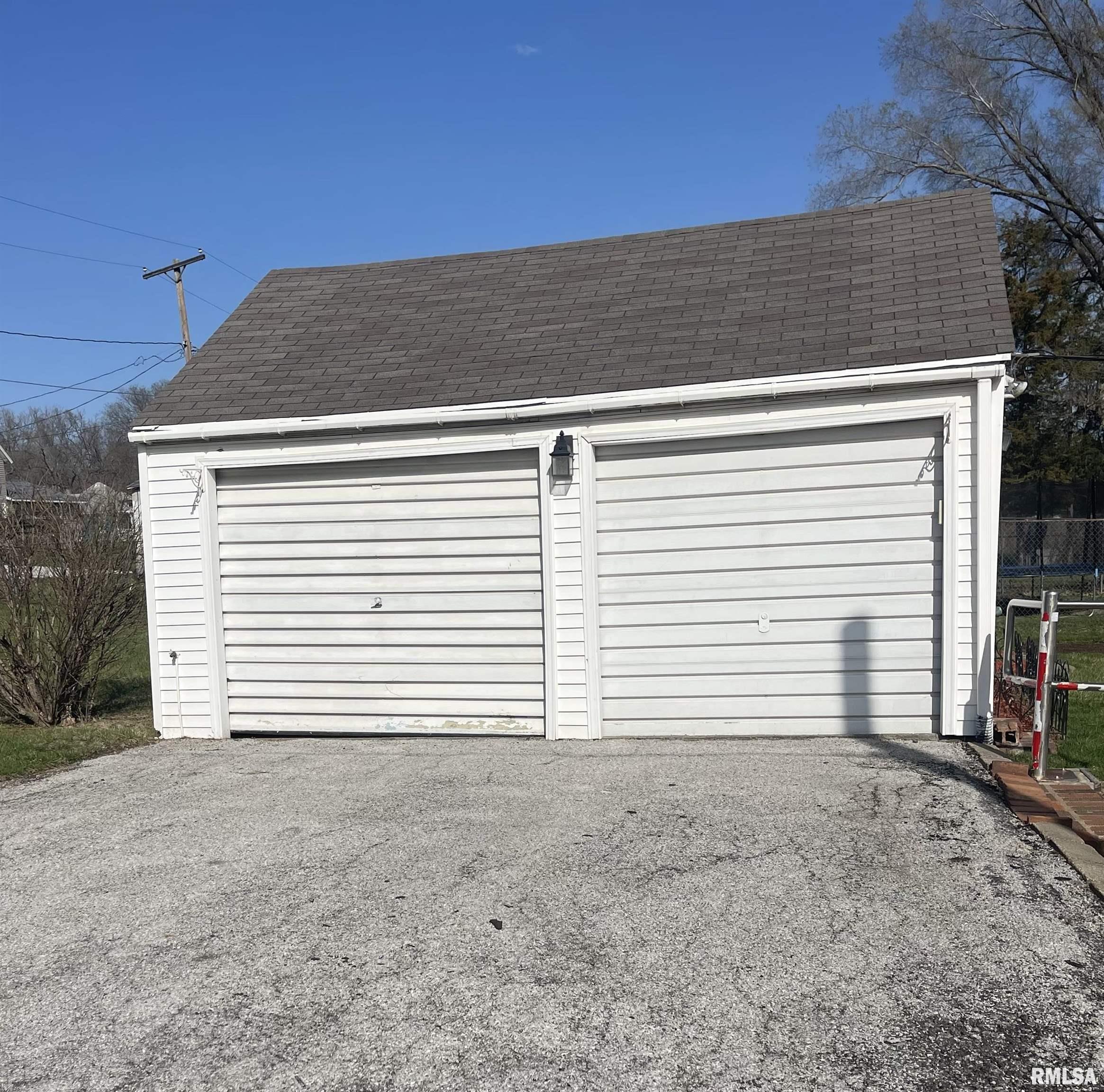730 3rd Street Property Photo 4