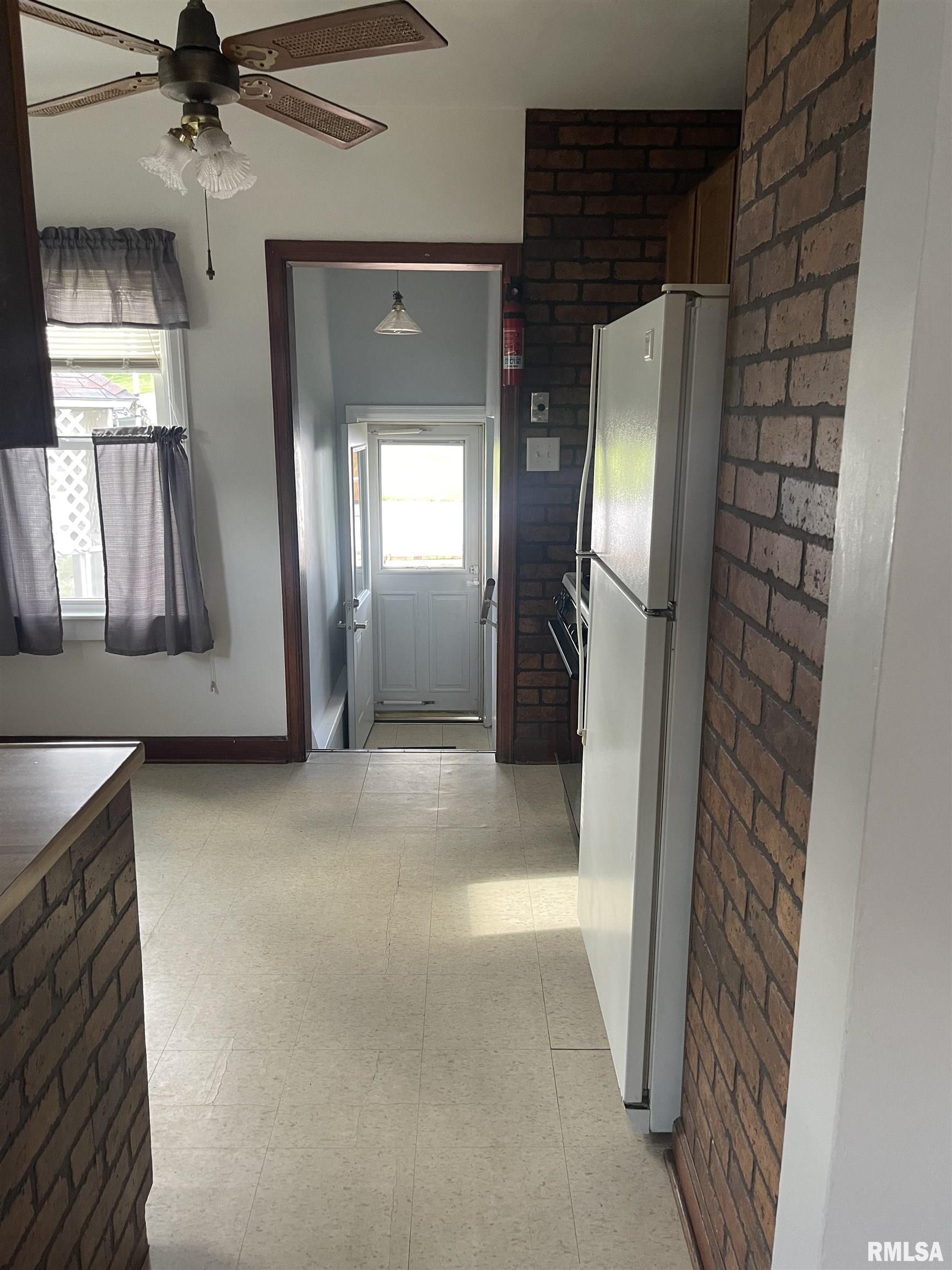 730 3rd Street Property Photo 12