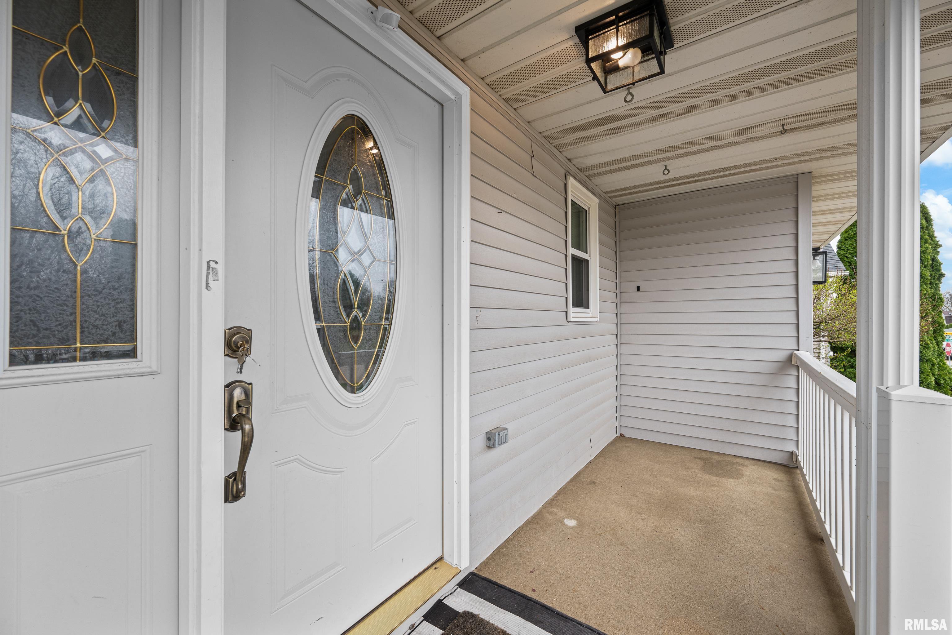 121 S 8th Street Property Photo 3