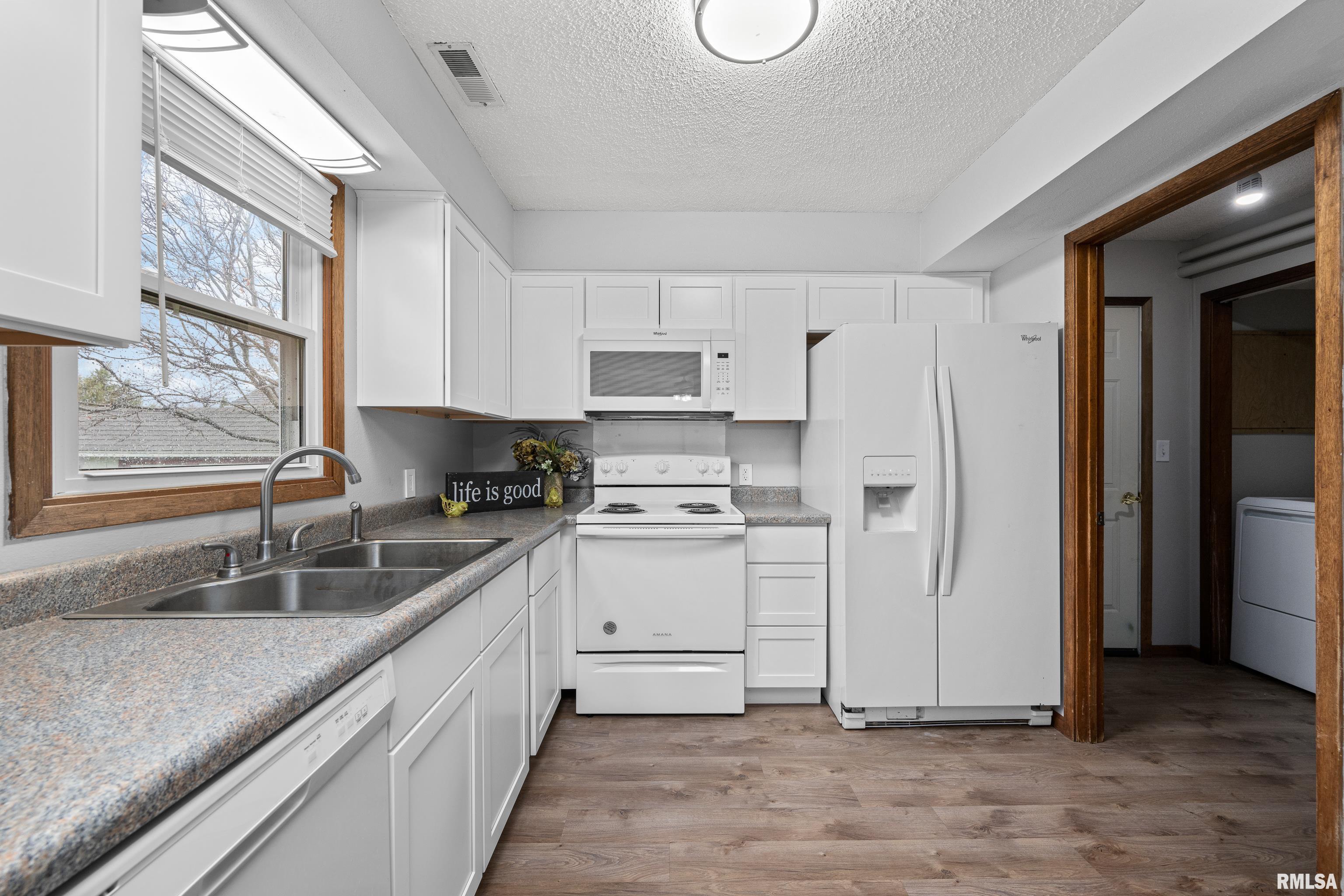 121 S 8th Street Property Photo 14