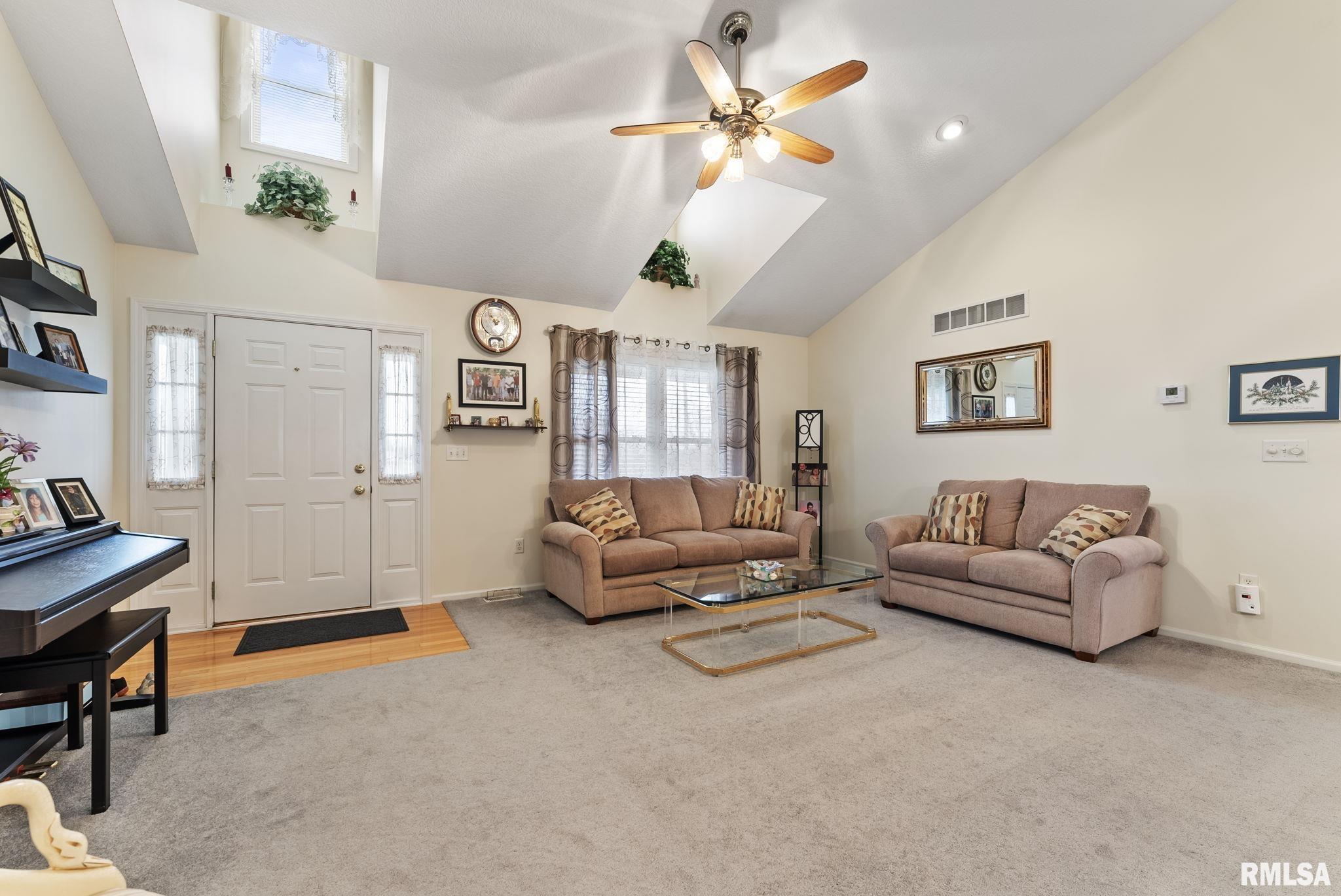 102 E Dolan Drive Property Photo 2