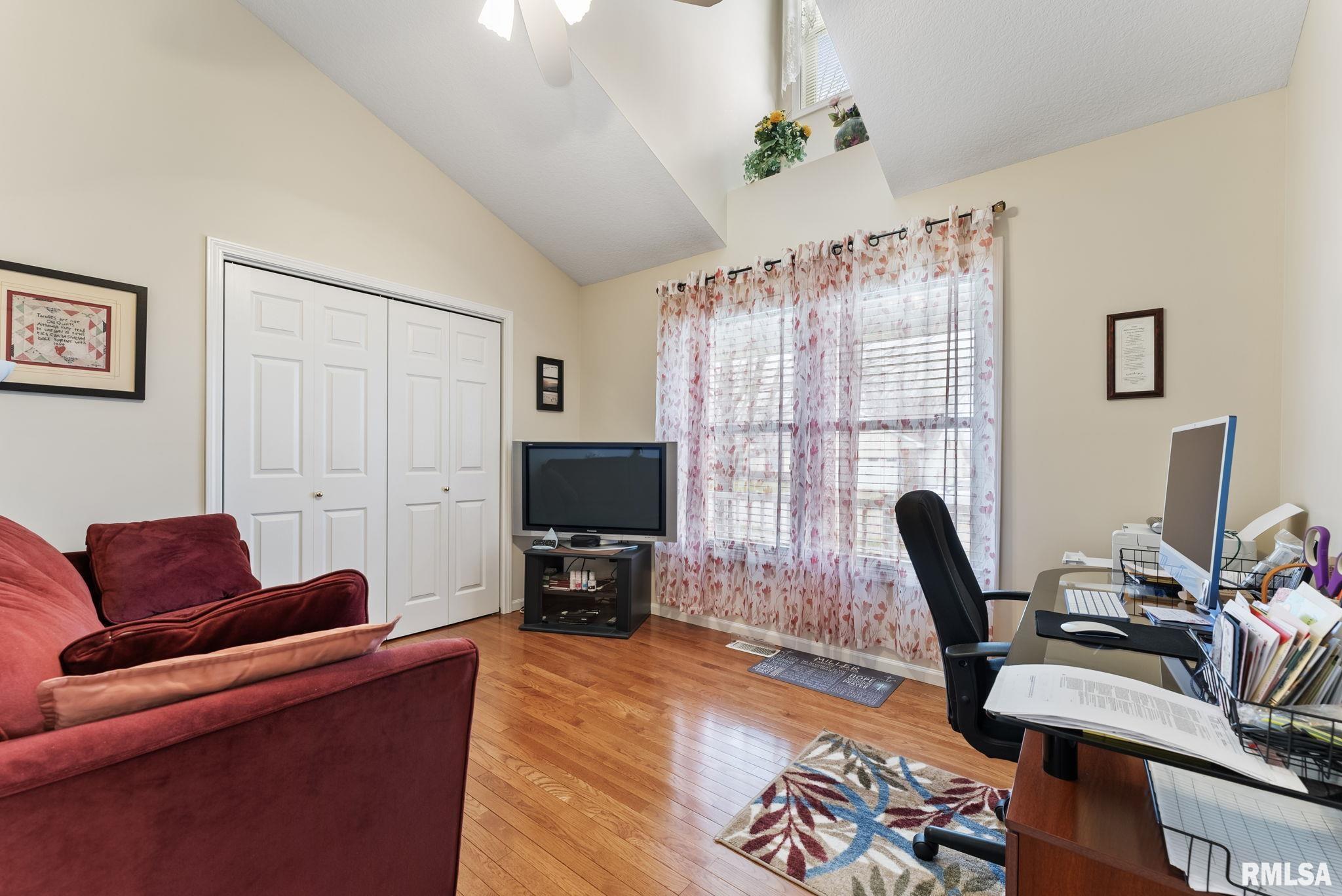 102 E Dolan Drive Property Photo 15
