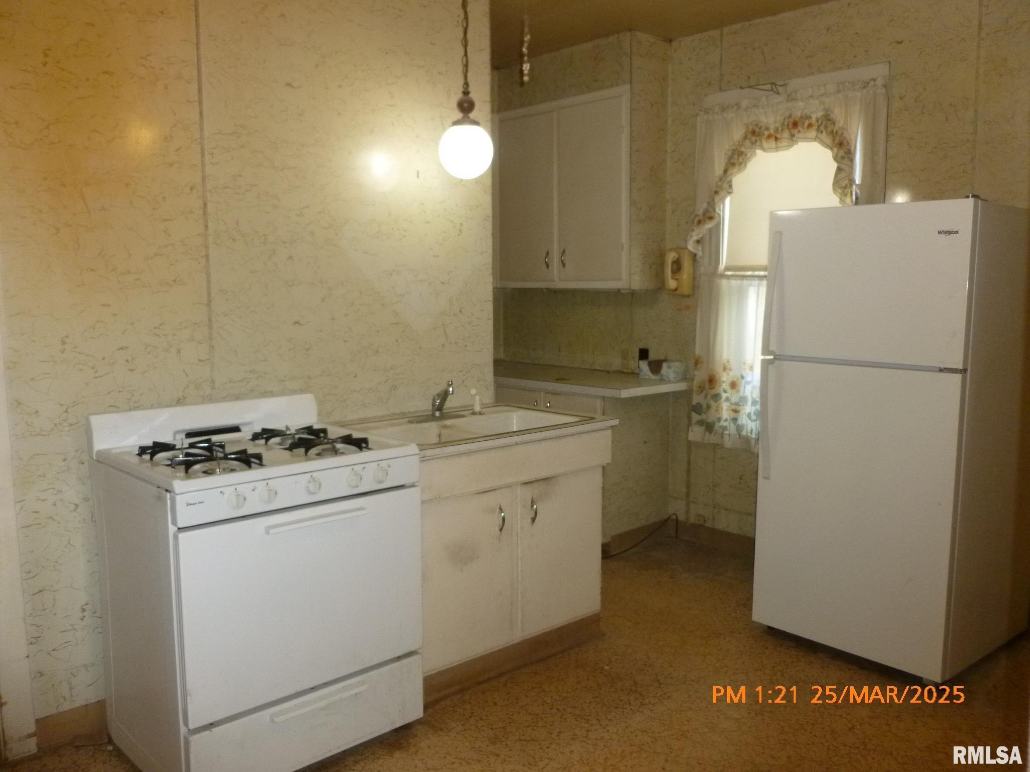 145 6th Avenue Property Photo 11