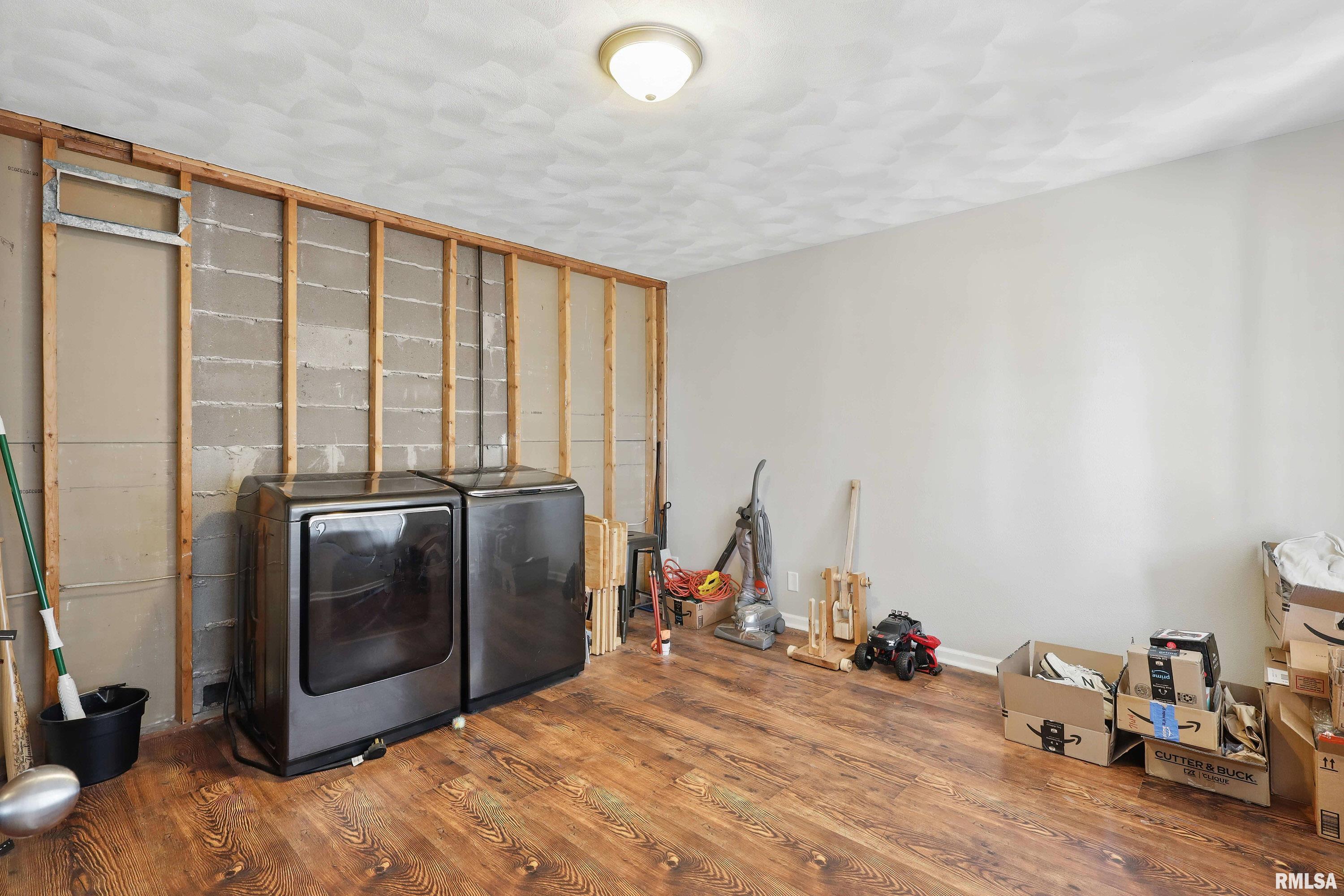 8 Timberlane Drive Property Photo 17