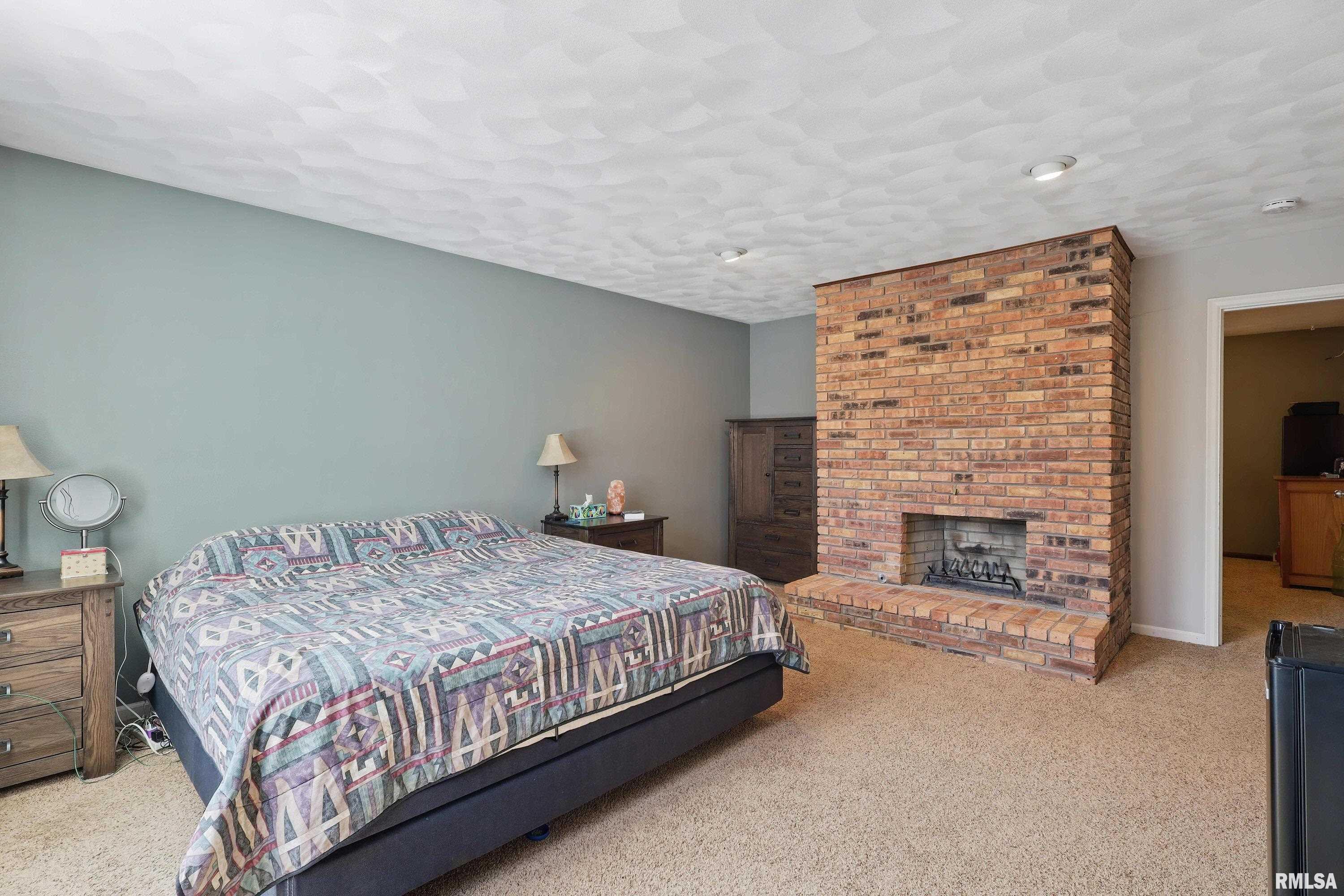8 Timberlane Drive Property Photo 28