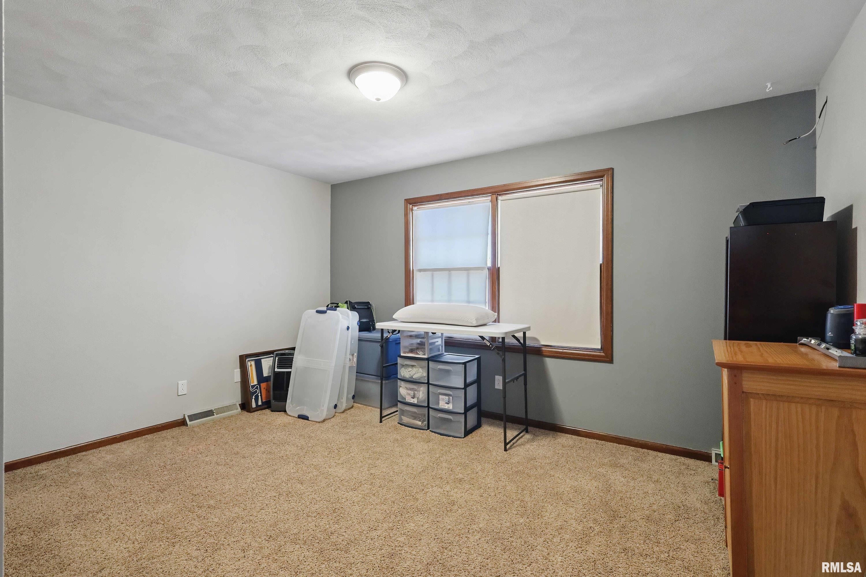 8 Timberlane Drive Property Photo 29