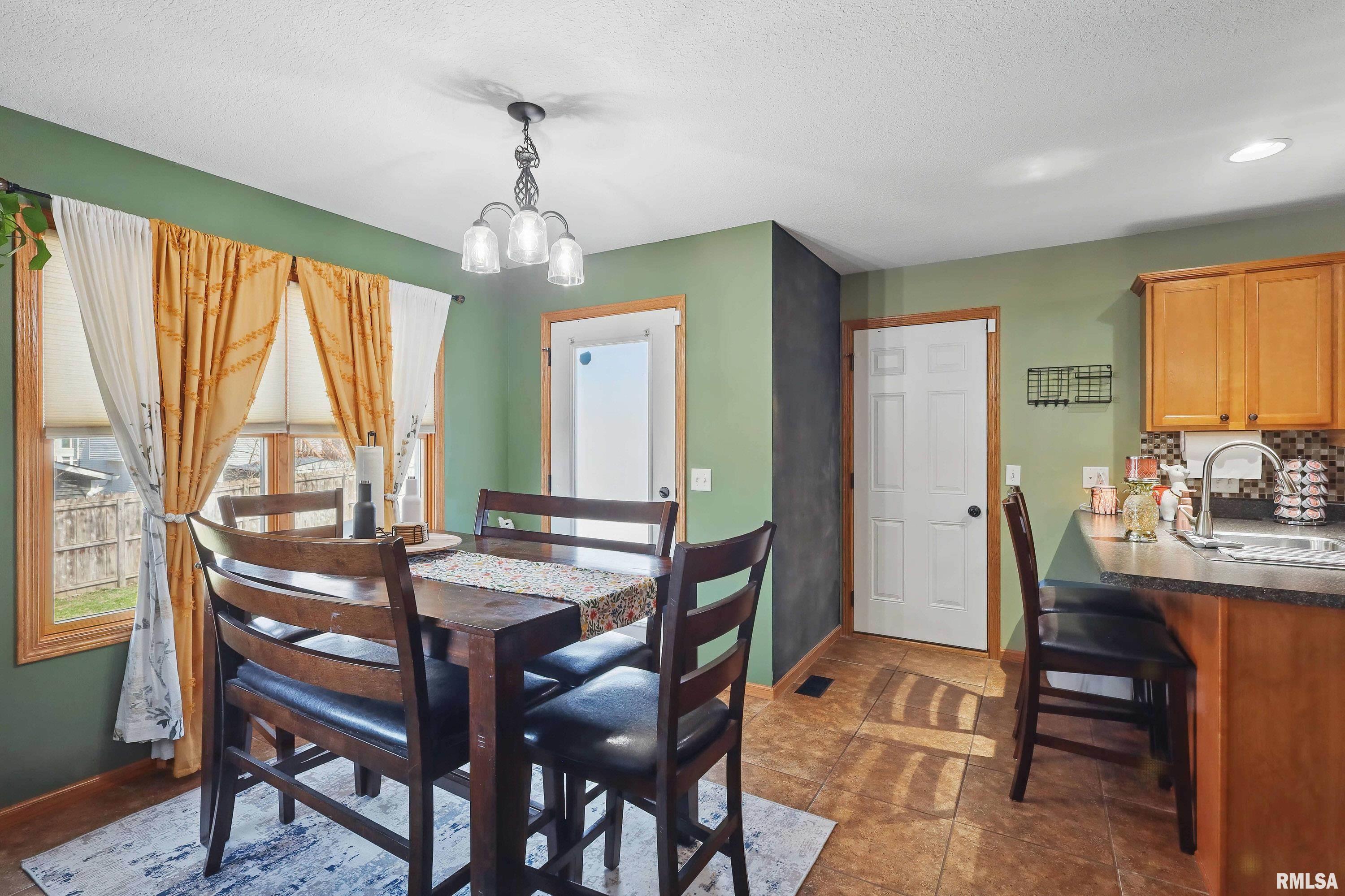 2632 W 54th Street Property Photo 13