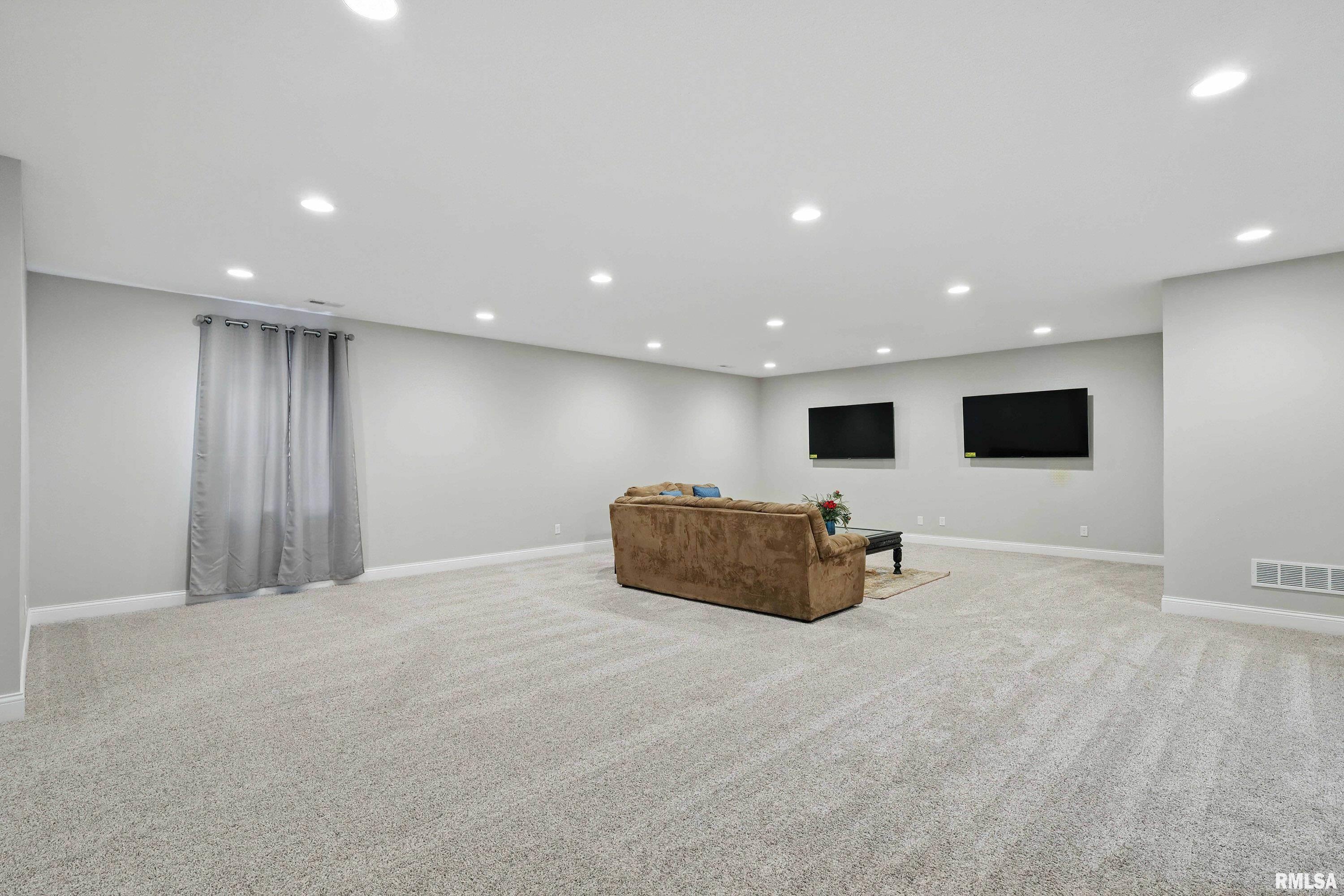 720 Deer Woods Drive Property Photo 32