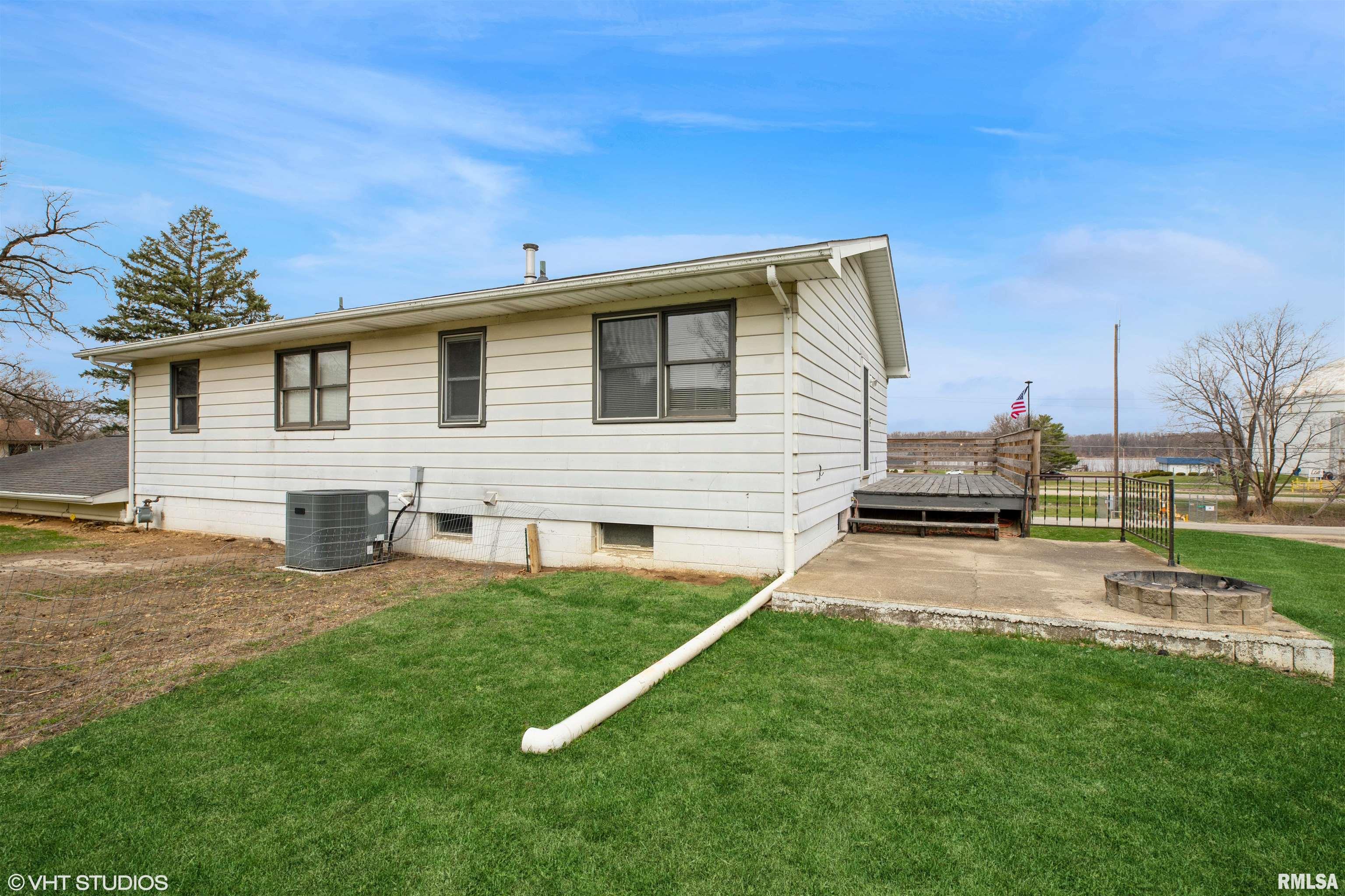 1007 N Bluff Street Property Photo 5