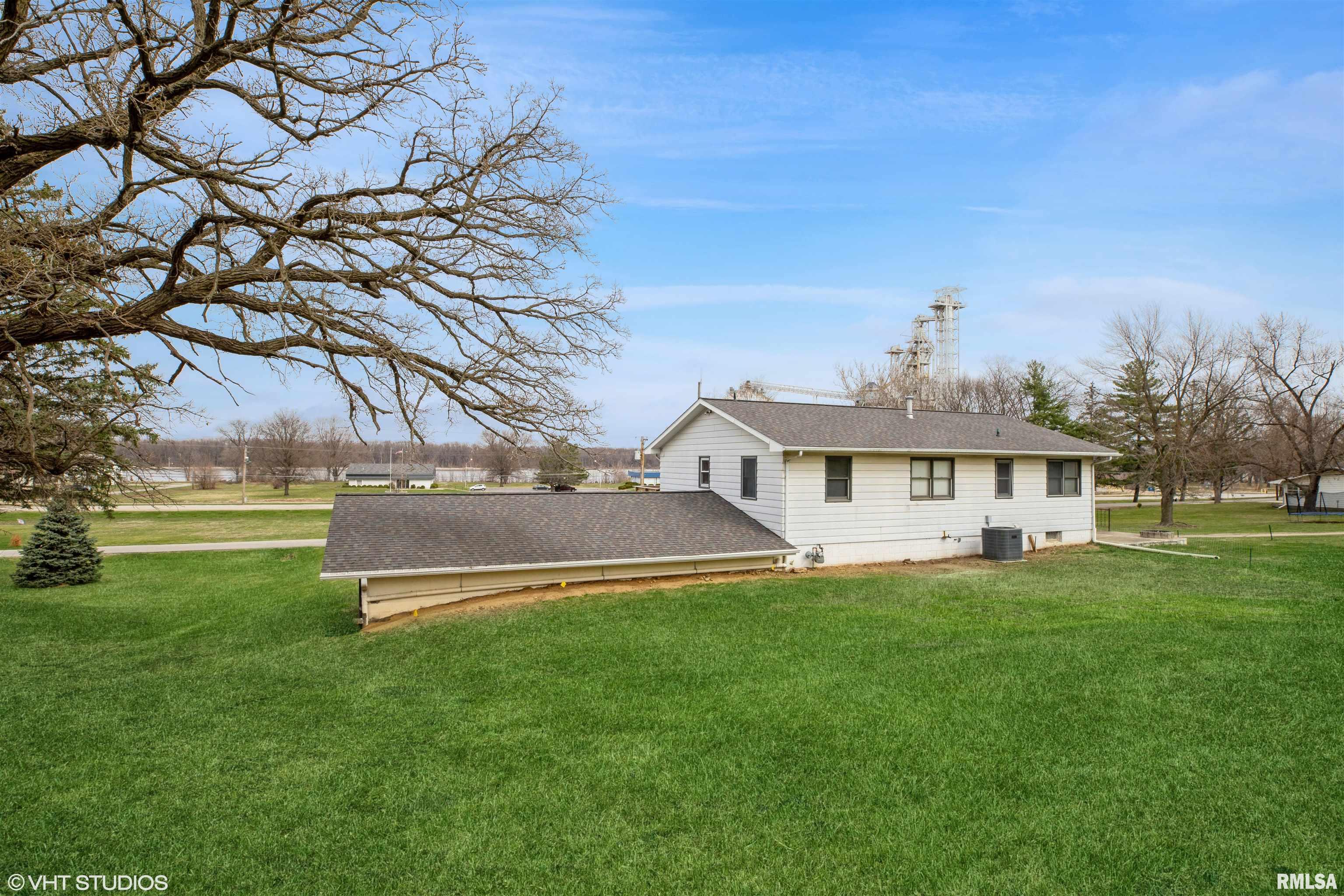 1007 N Bluff Street Property Photo 6