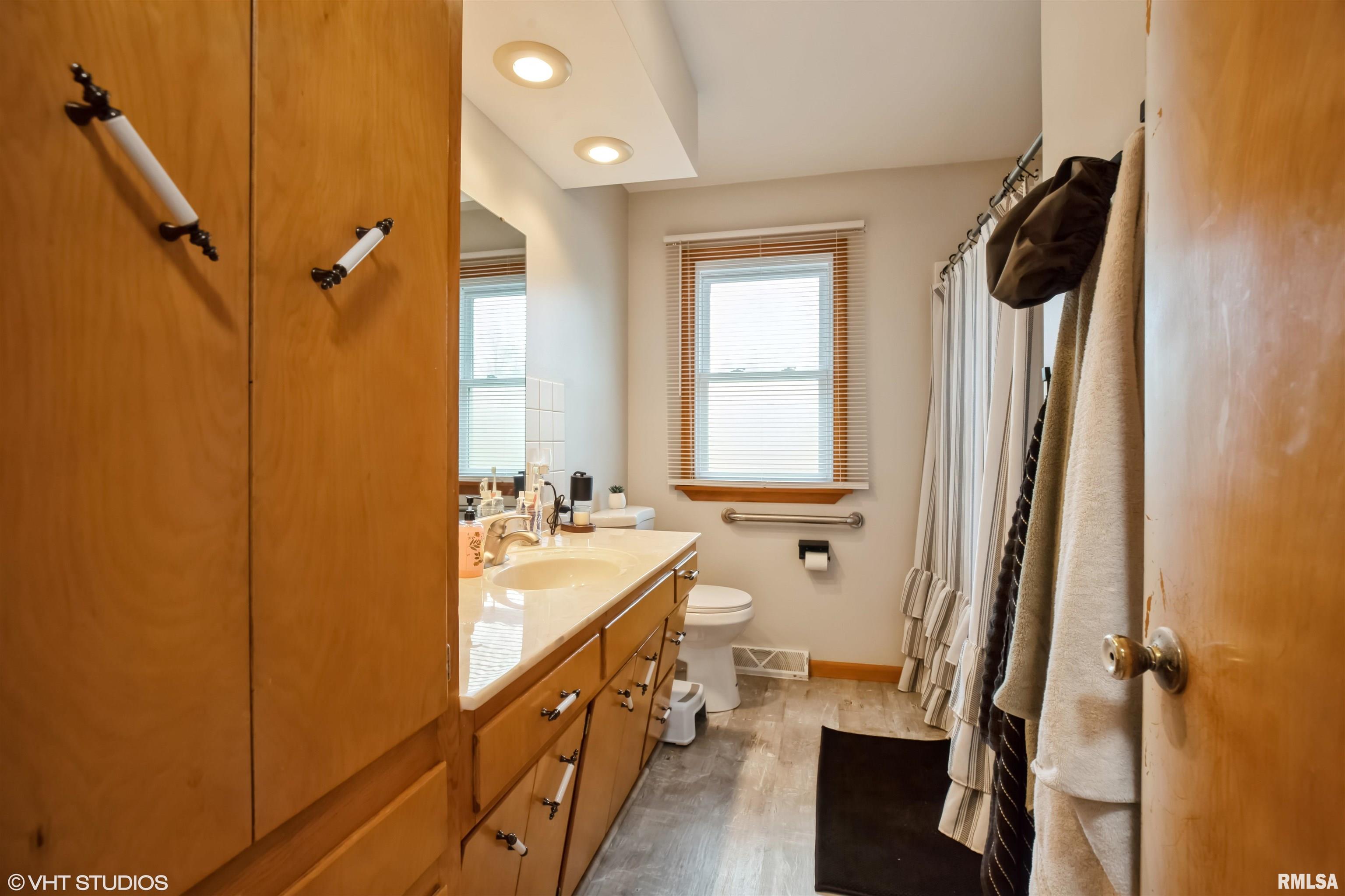 1007 N Bluff Street Property Photo 16