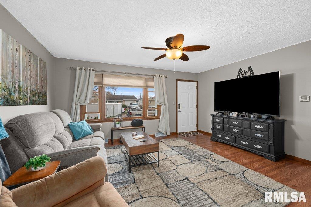 209 1st Avenue Property Photo 3