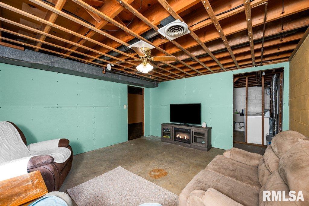 209 1st Avenue Property Photo 17