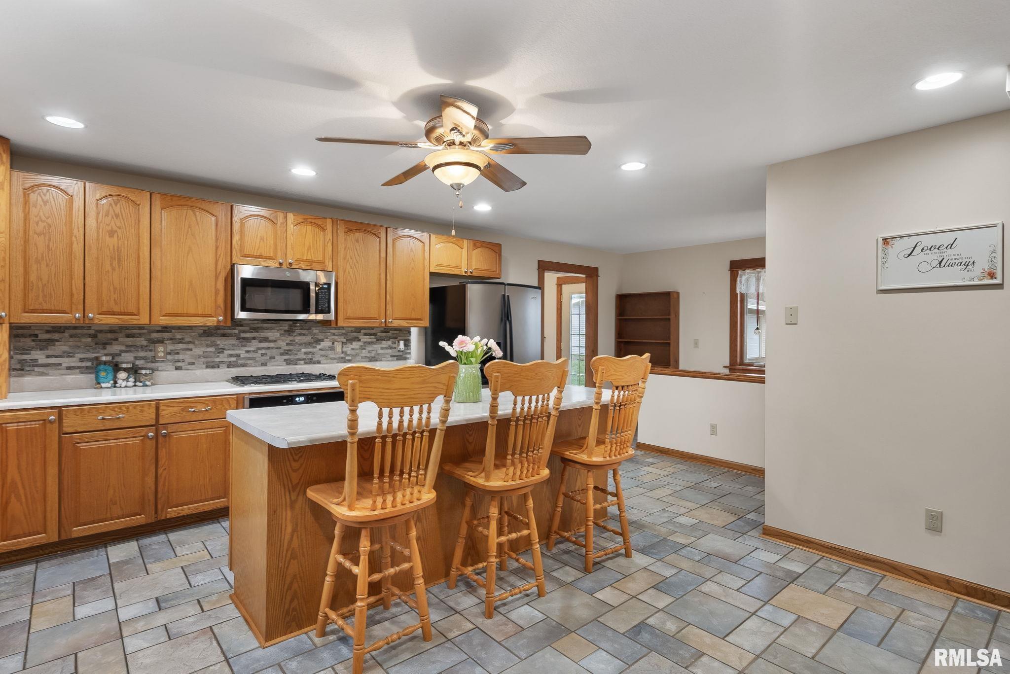 7020 Valley Drive Property Photo 8
