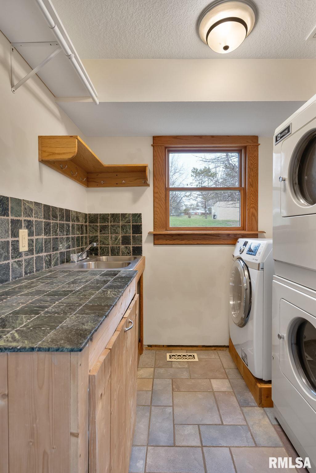 7020 Valley Drive Property Photo 13
