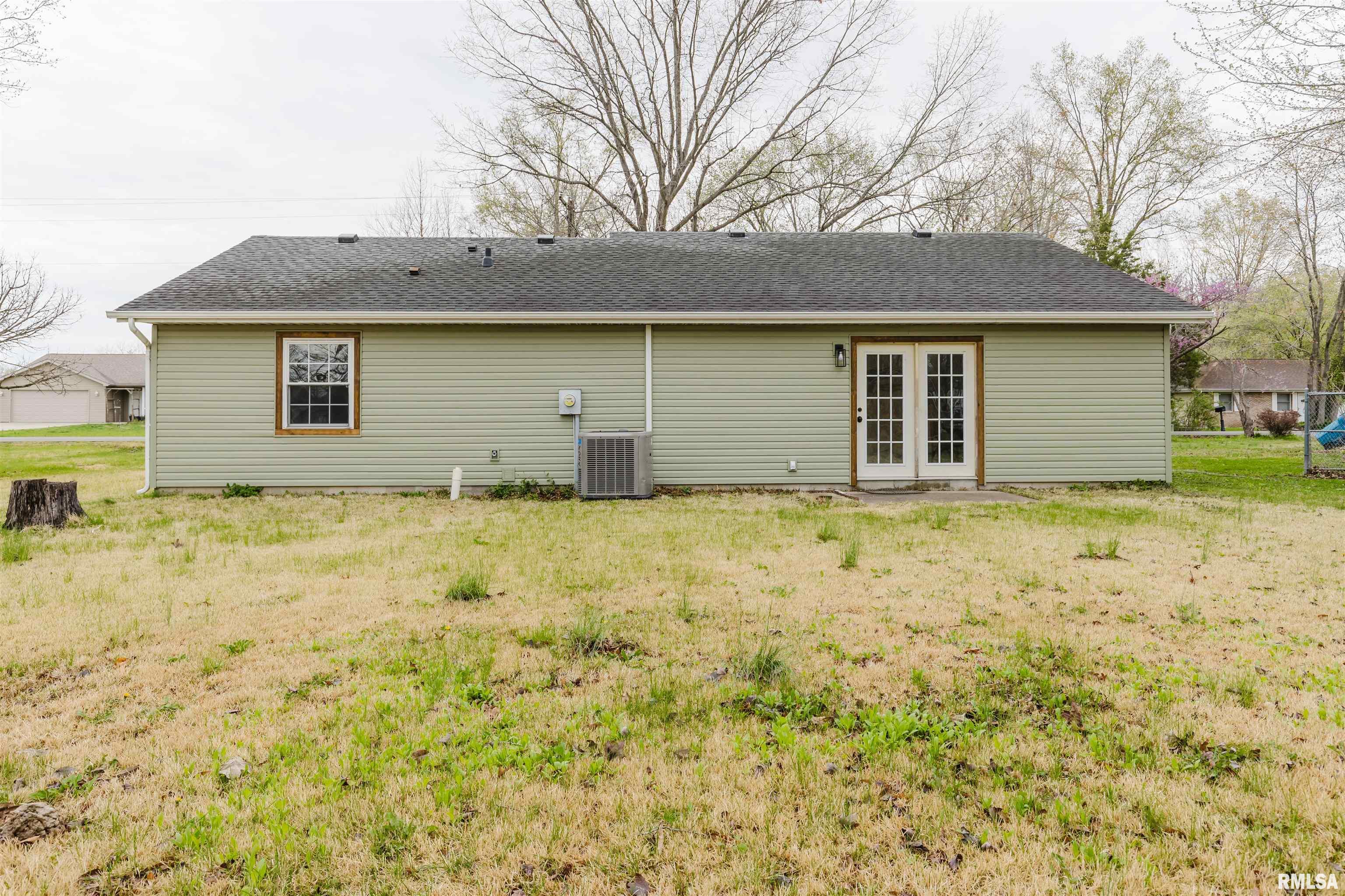 1607 E Pickett Lane Property Photo 4