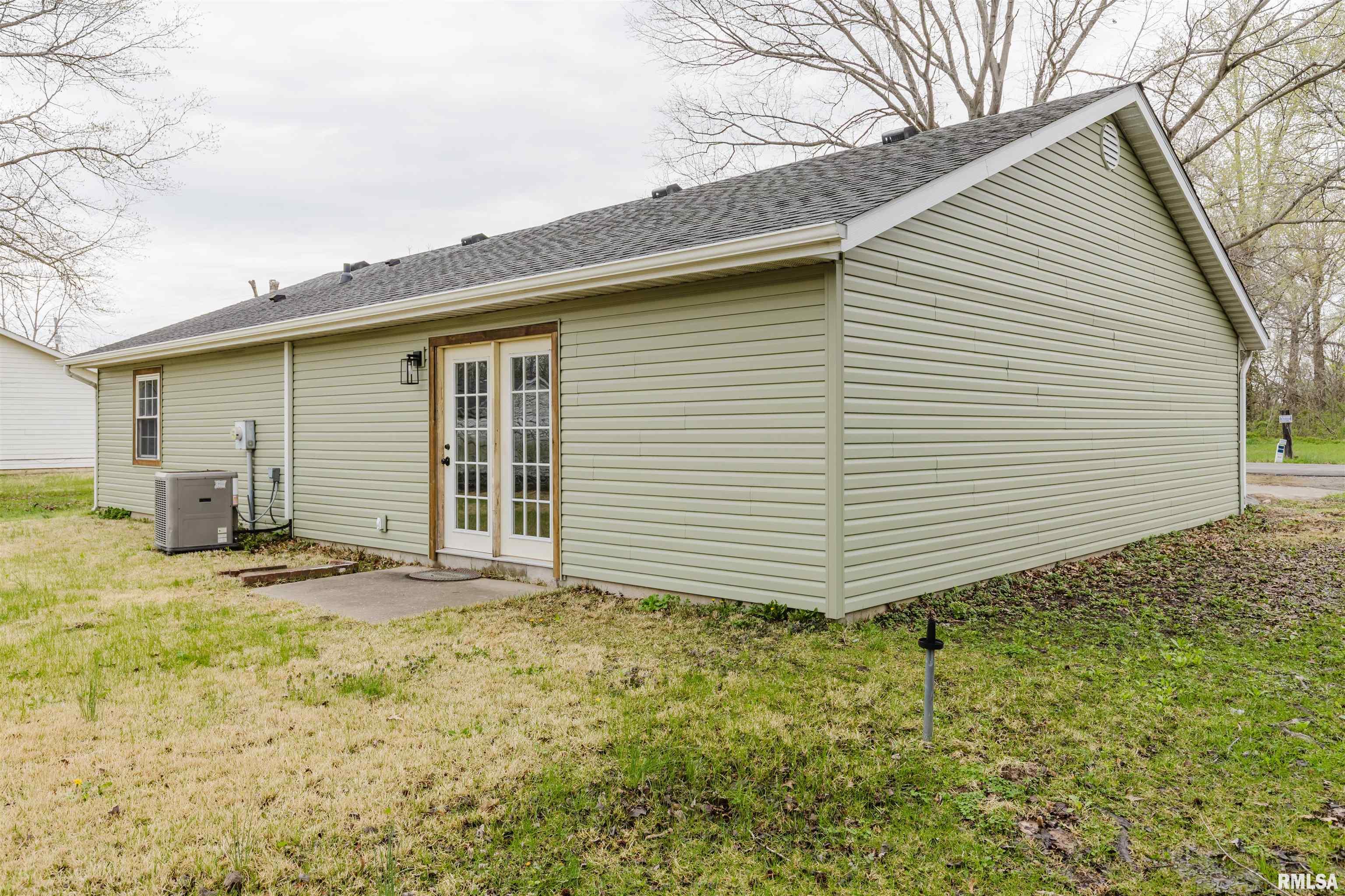 1607 E Pickett Lane Property Photo 5