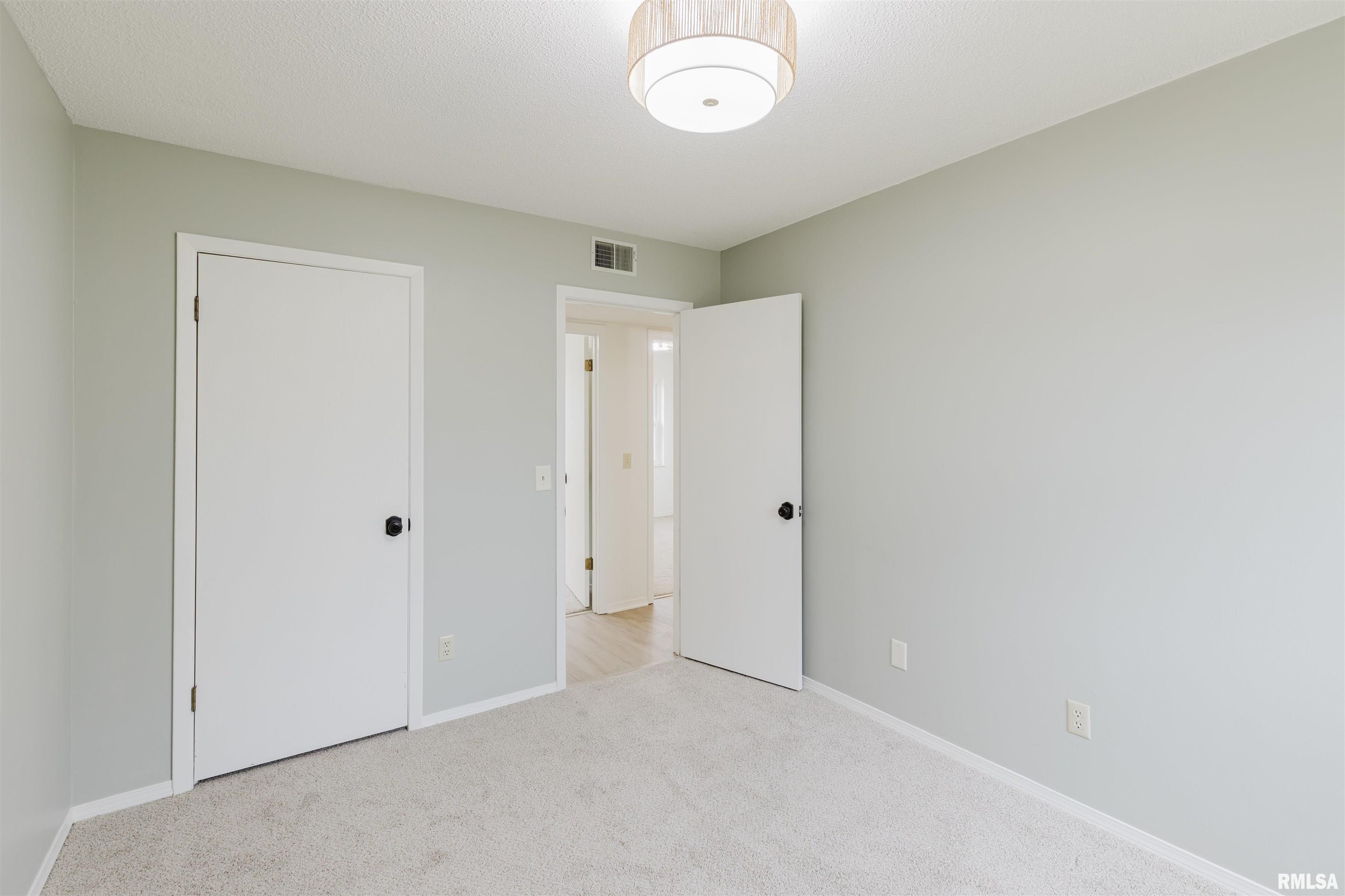 1607 E Pickett Lane Property Photo 10