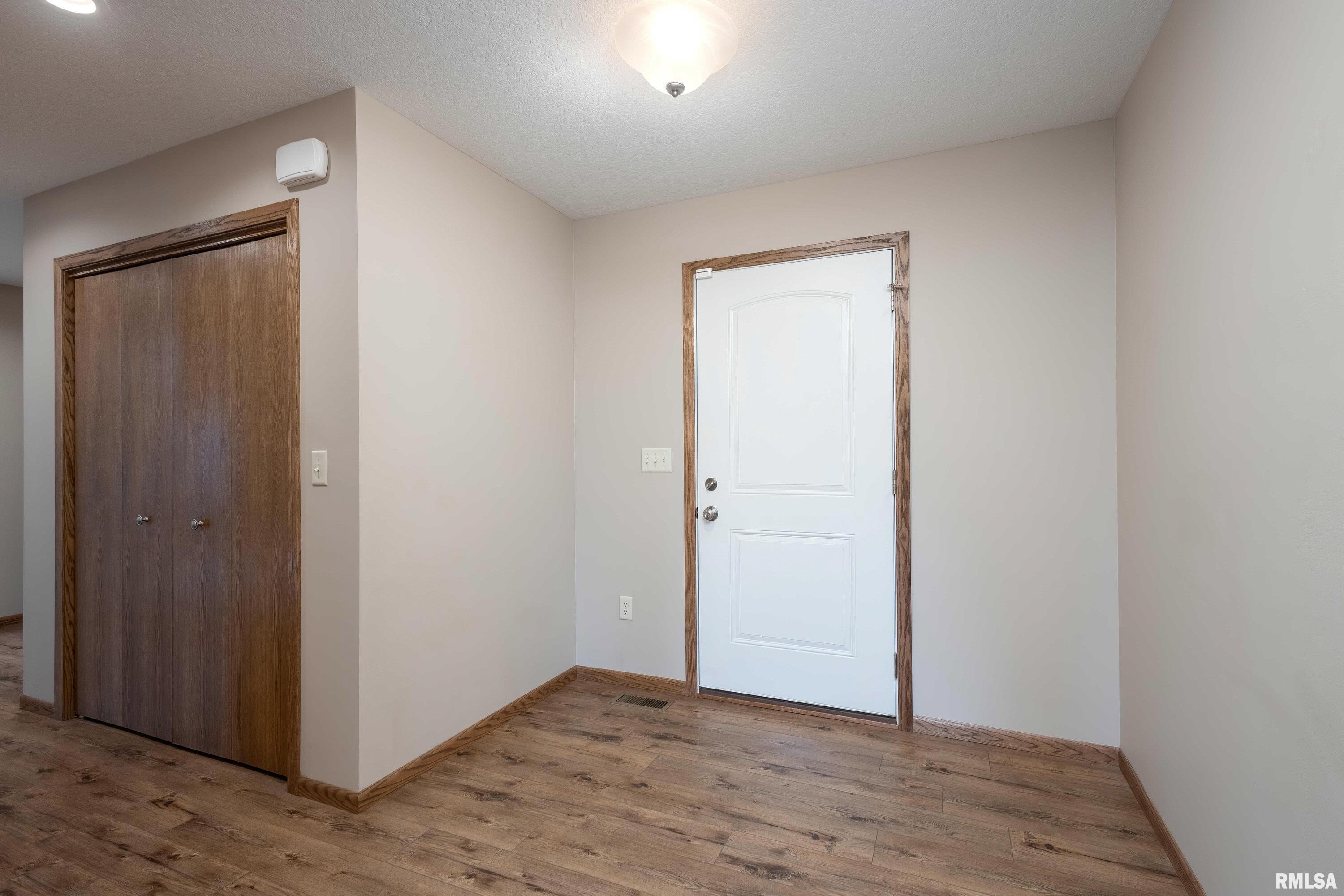 306 W Torrey Pines Drive Property Photo 4