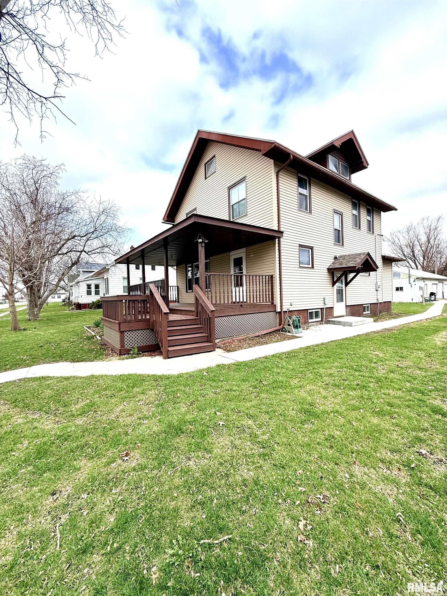 112 W Washington Street Property Photo 2