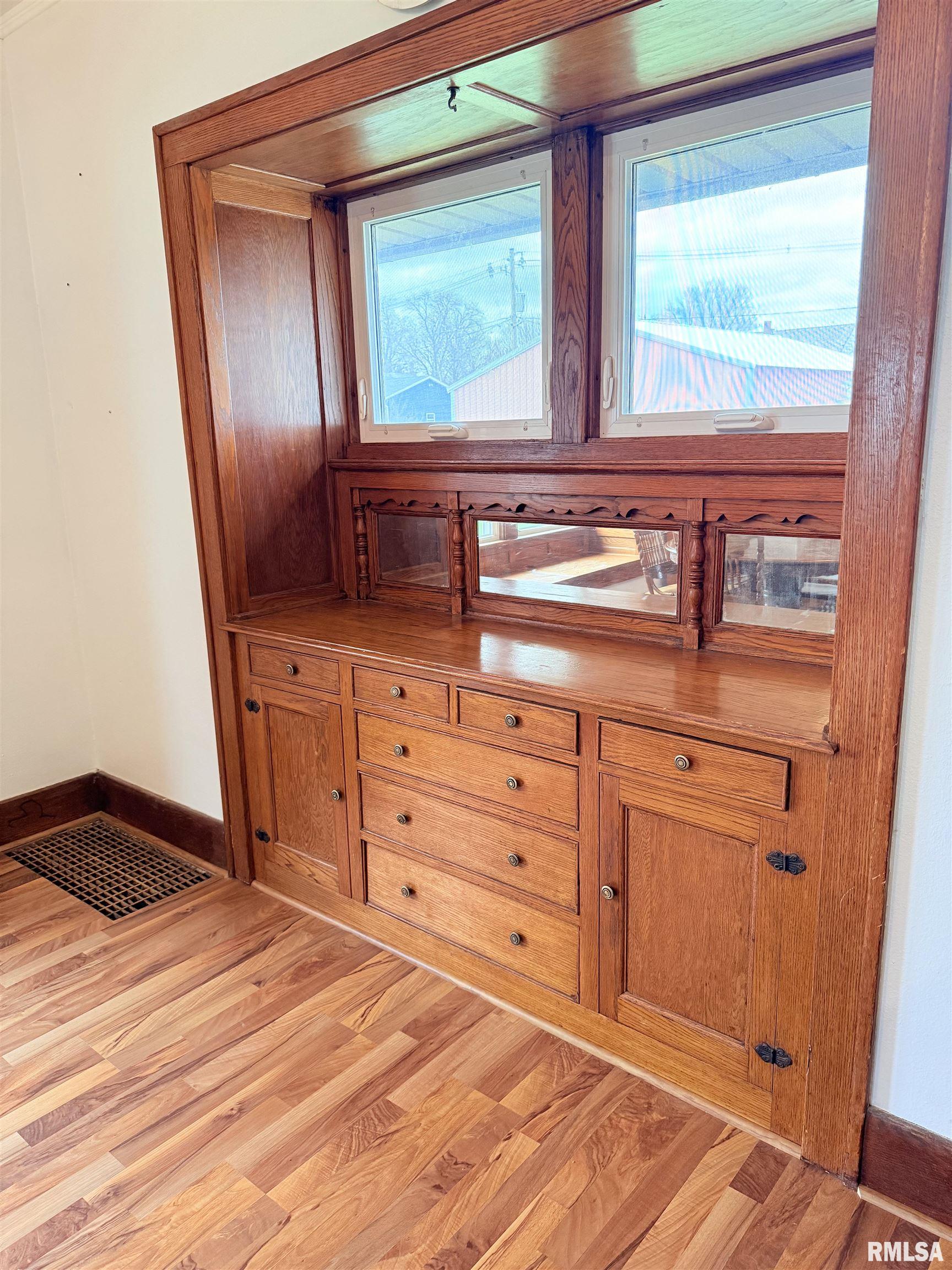 112 W Washington Street Property Photo 20