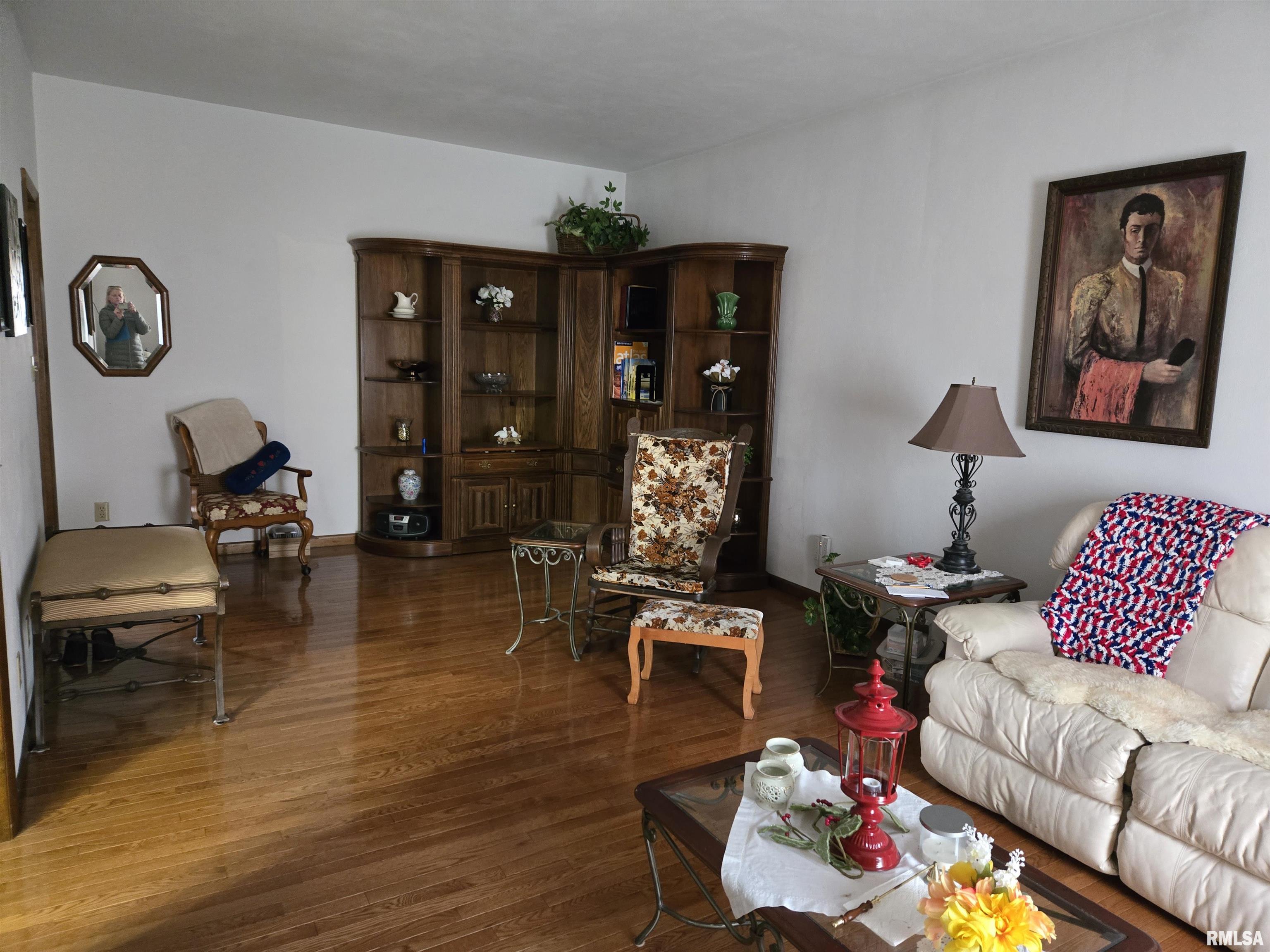 201 E Franklin Street Property Photo 6