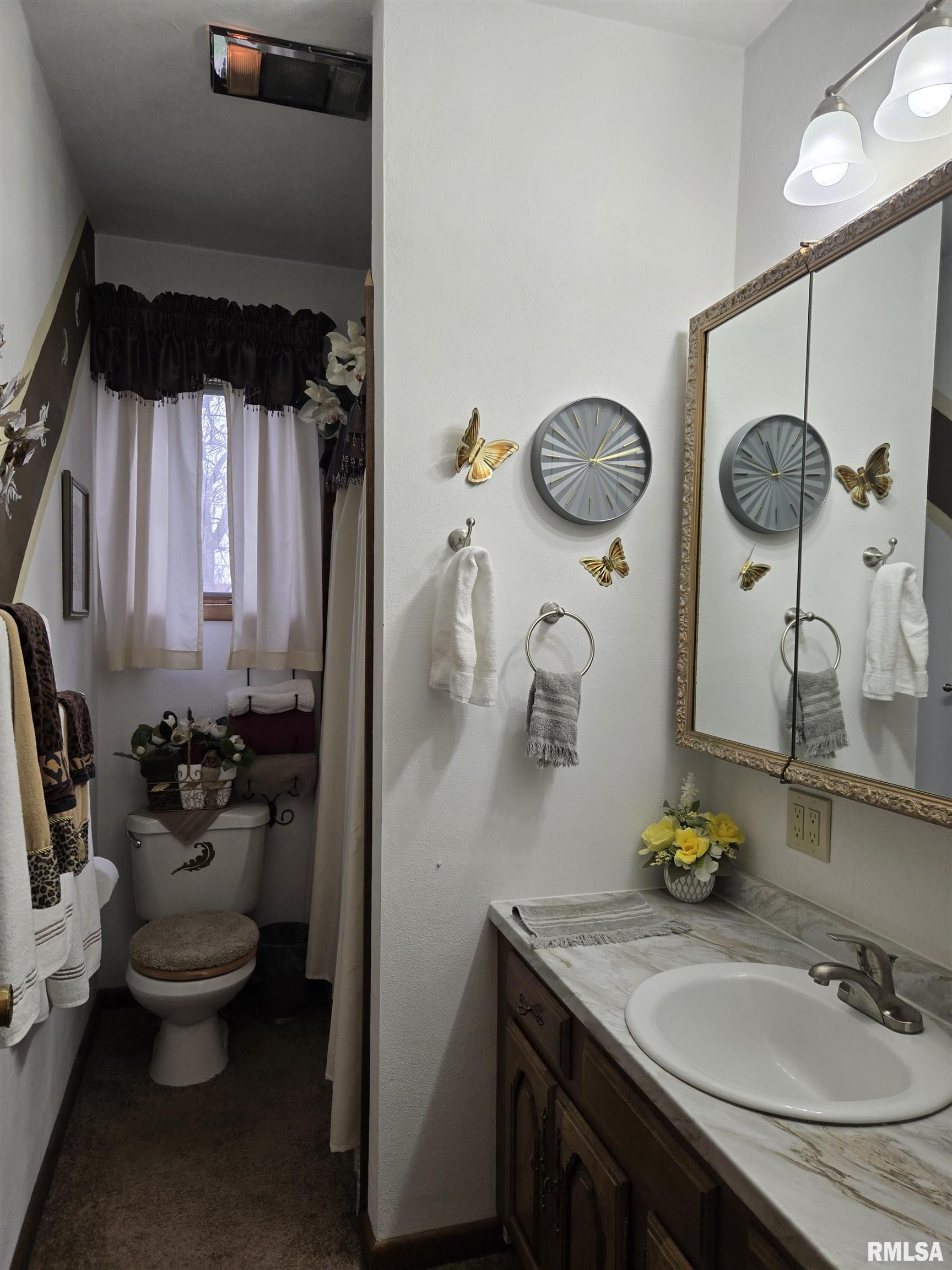 201 E Franklin Street Property Photo 8