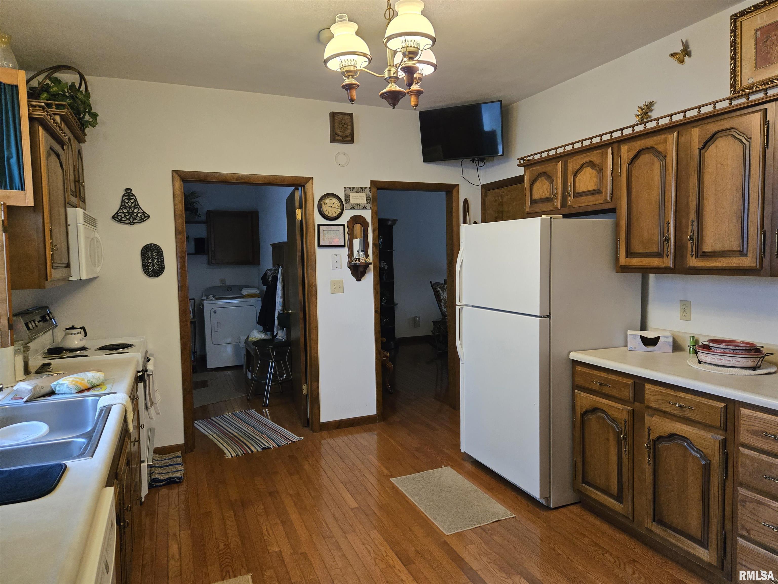201 E Franklin Street Property Photo 9