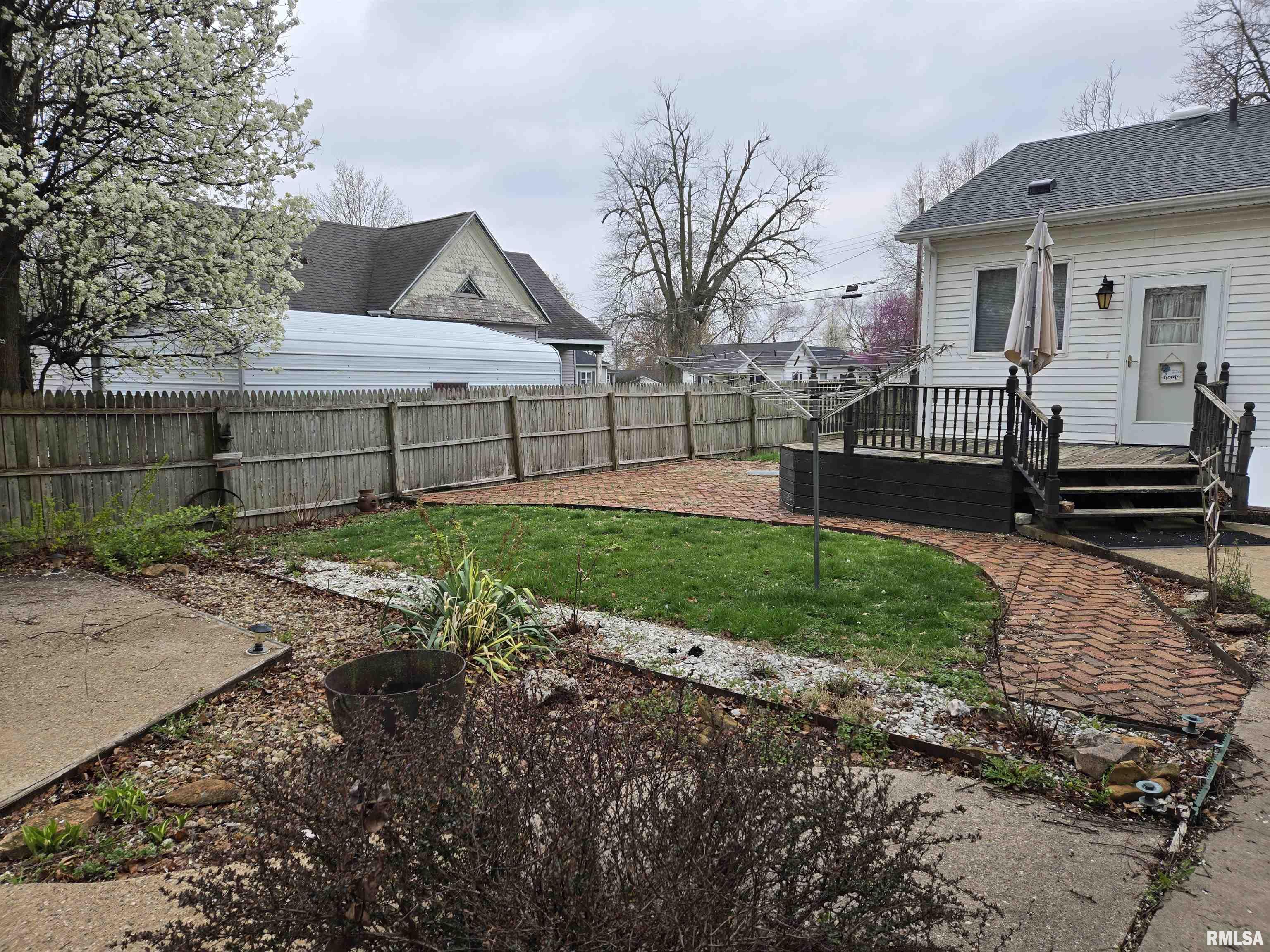 201 E Franklin Street Property Photo 20