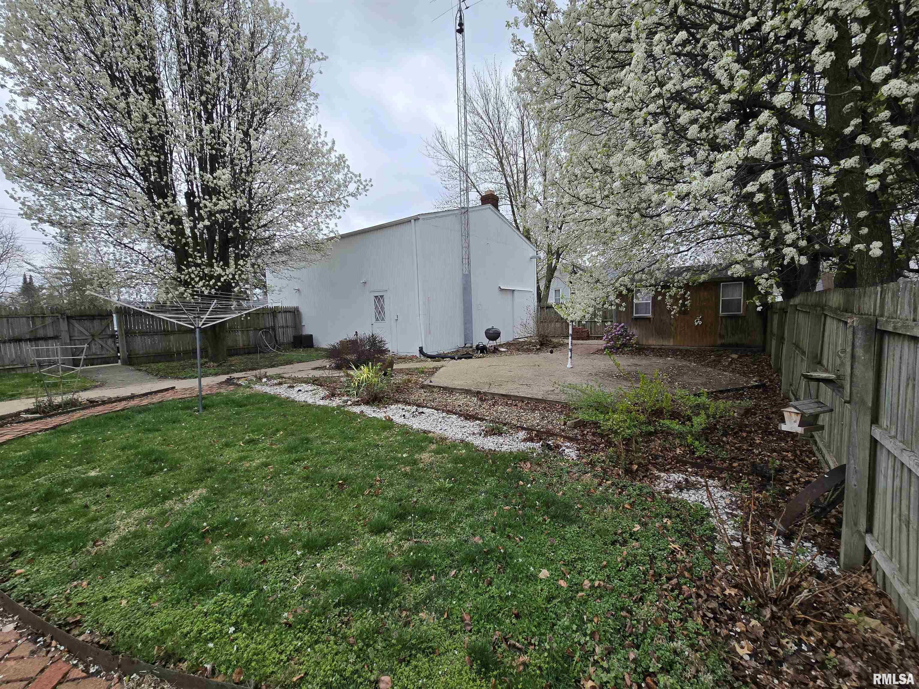 201 E Franklin Street Property Photo 22