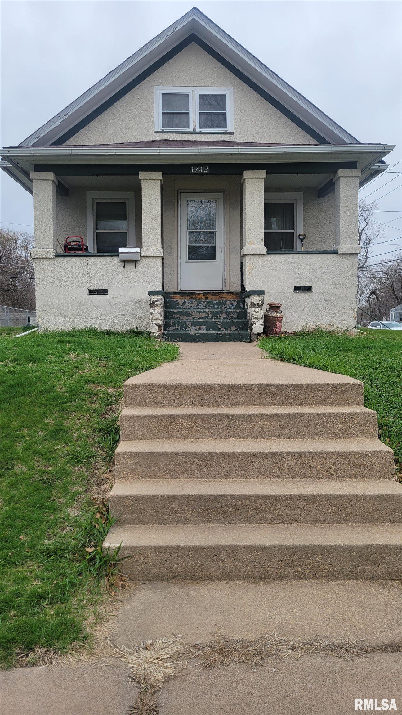 1742 N Howell Street Property Photo 1