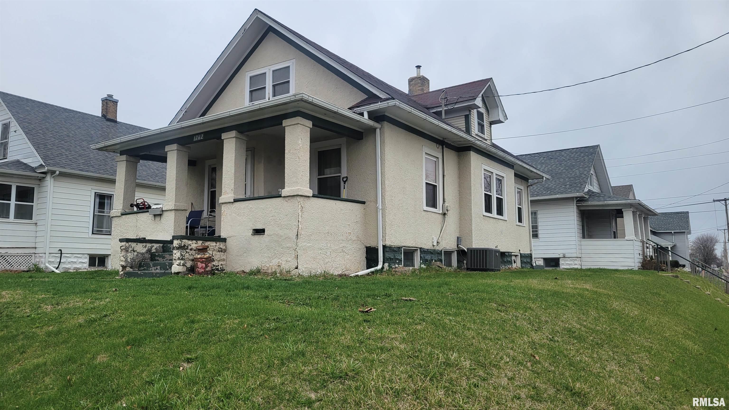 1742 N Howell Street Property Photo 2