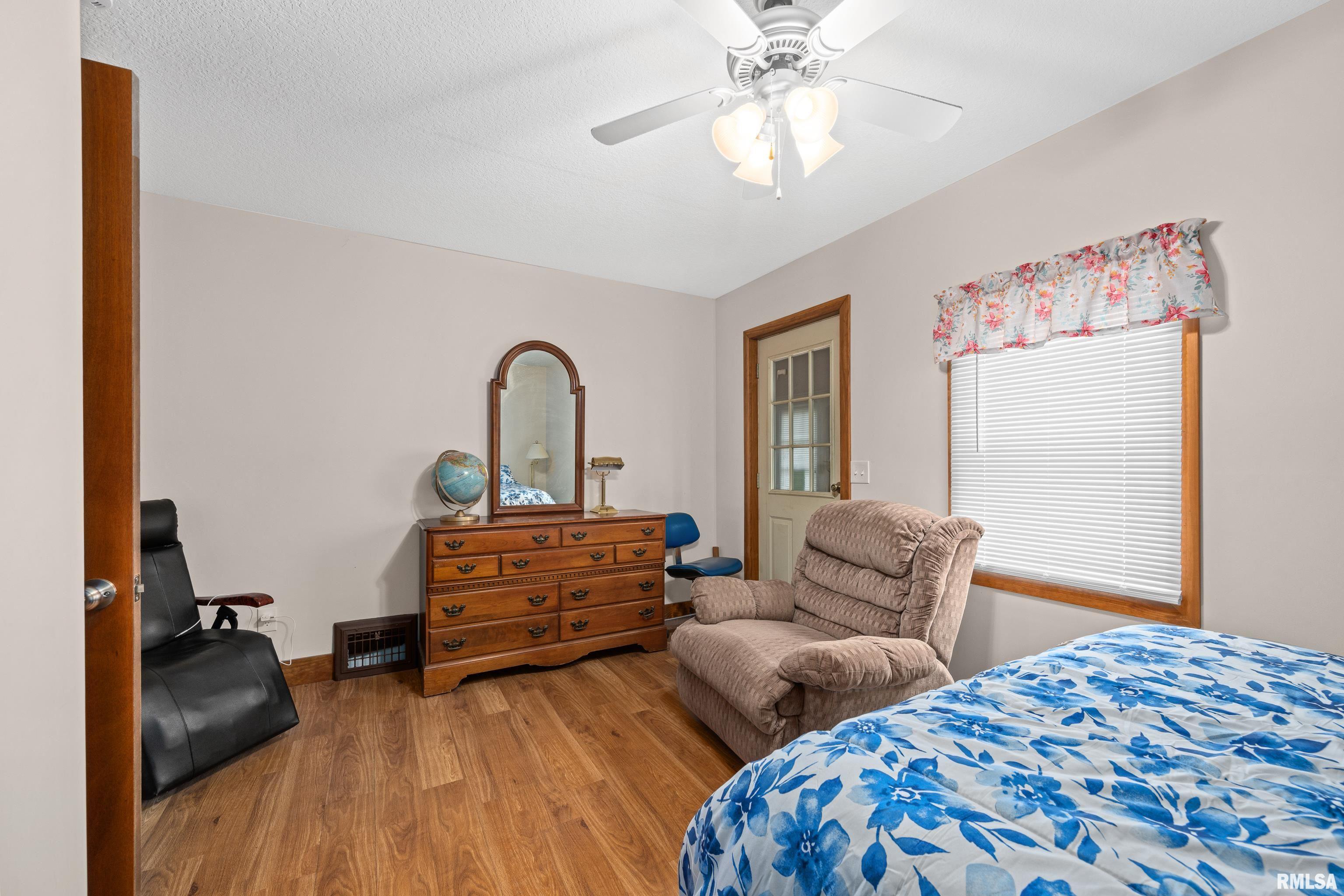 414 8th Street Property Photo 7