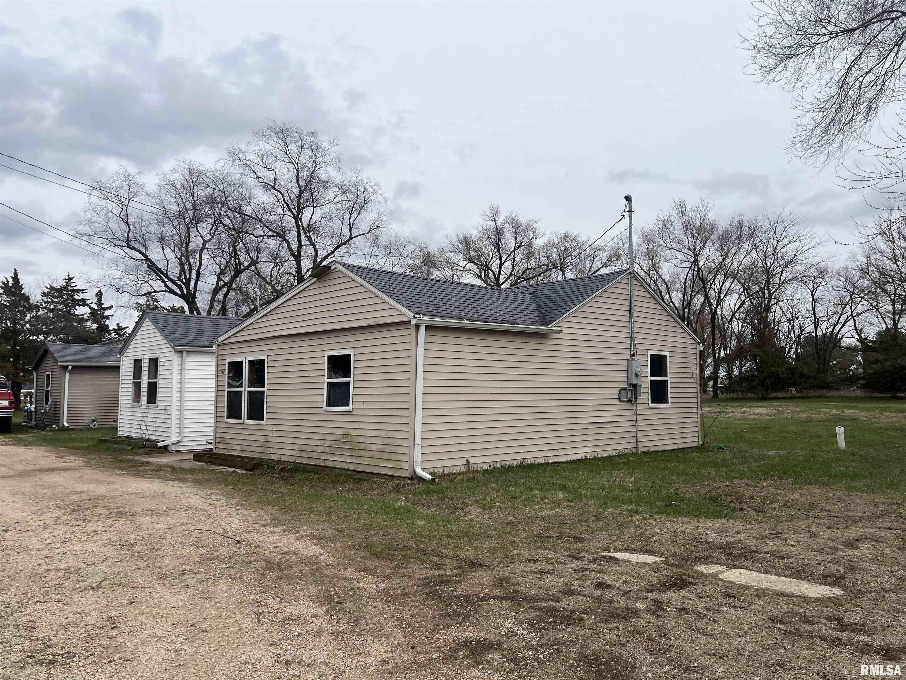 7379 Riverview Road Property Photo 5
